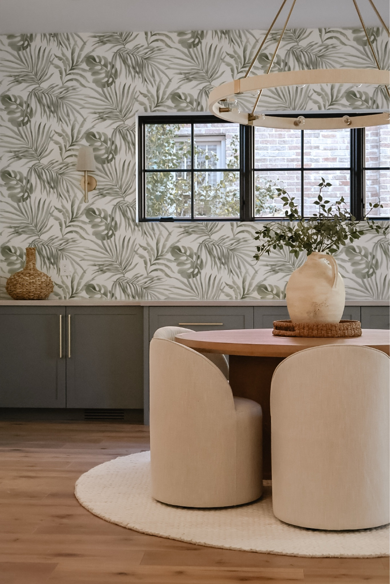 A fun and vibrant dining room in a house we recently staged ❤️

#LTKFindsUnder100 #LTKStyleTip #LTKHome