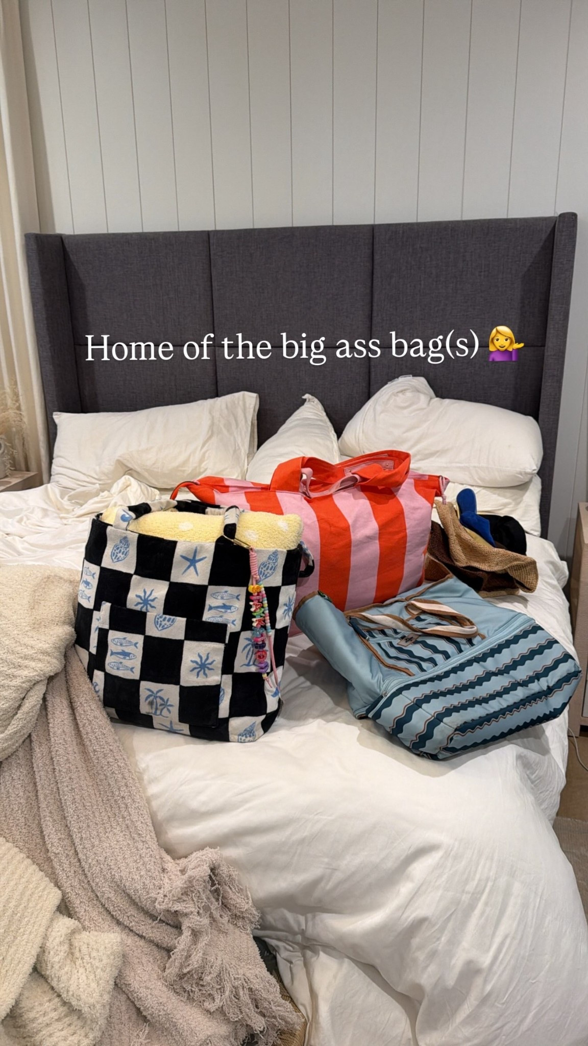Home of the big ass bag(s) 💁‍♀️