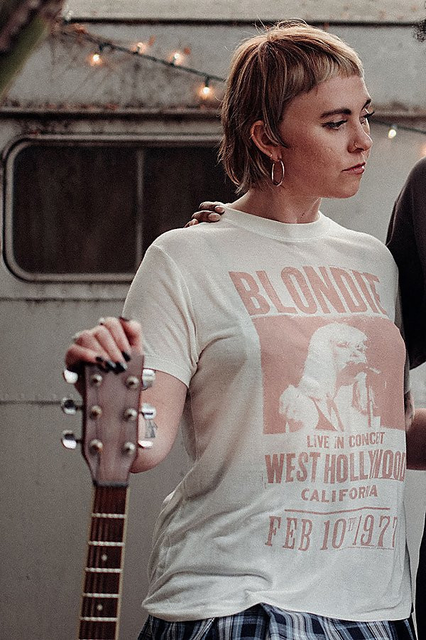 Junk Food Blondie West Hollywood Vintage Tissue Tee in Vintage White, Women's at Urban Outfitters | Urban Outfitters (US and RoW)