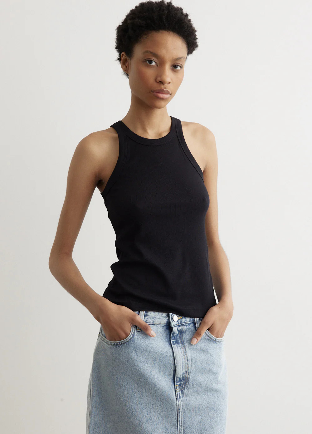Curved Rib Tank | Incu