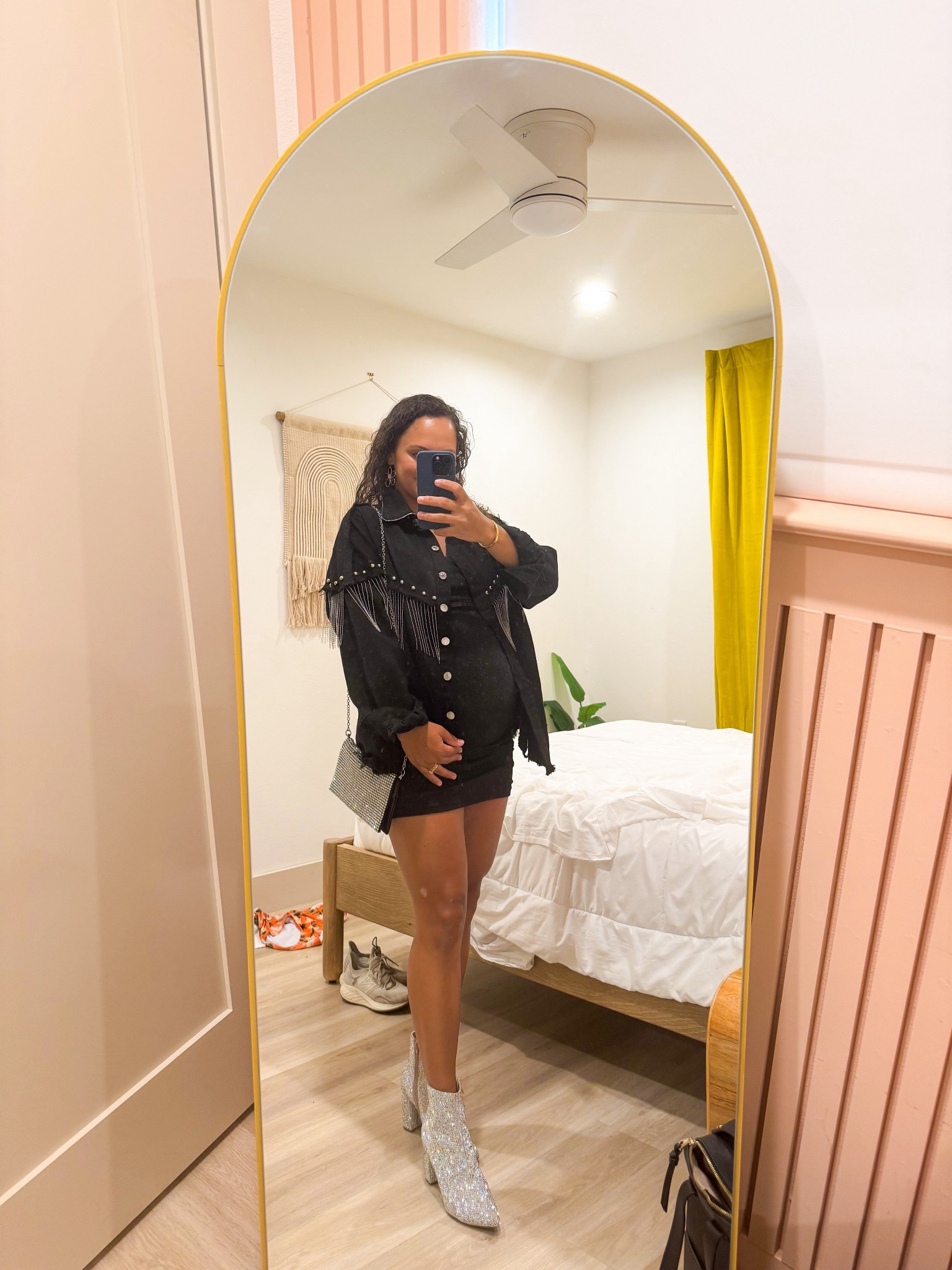 The perfect cowboy couture outfit for the maternity mama. 

Pregnancy, concert outfit, Beyoncé, Kelsea ballerini 

#LTKBump #LTKShoeCrush #LTKPetite