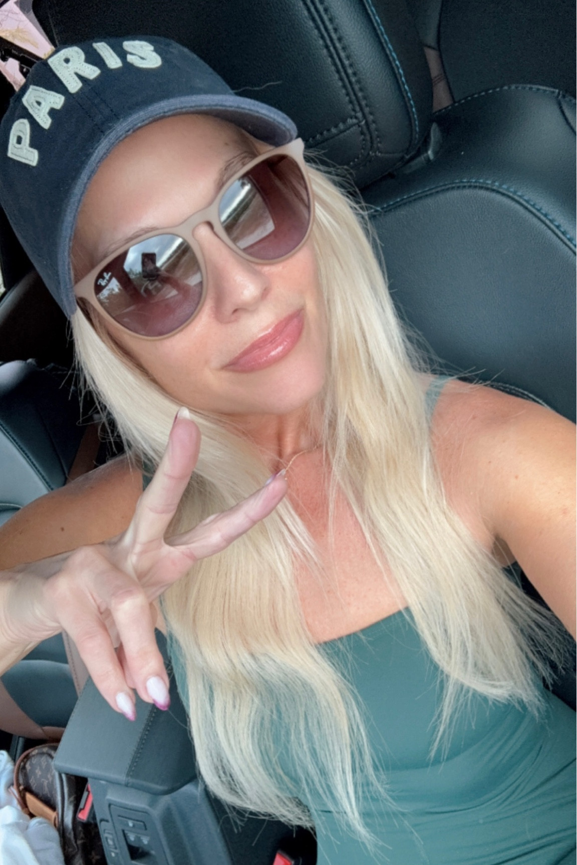 School pickup line vibes ✌️

#LTKActive #LTKStyleTip #LTKSaleAlert