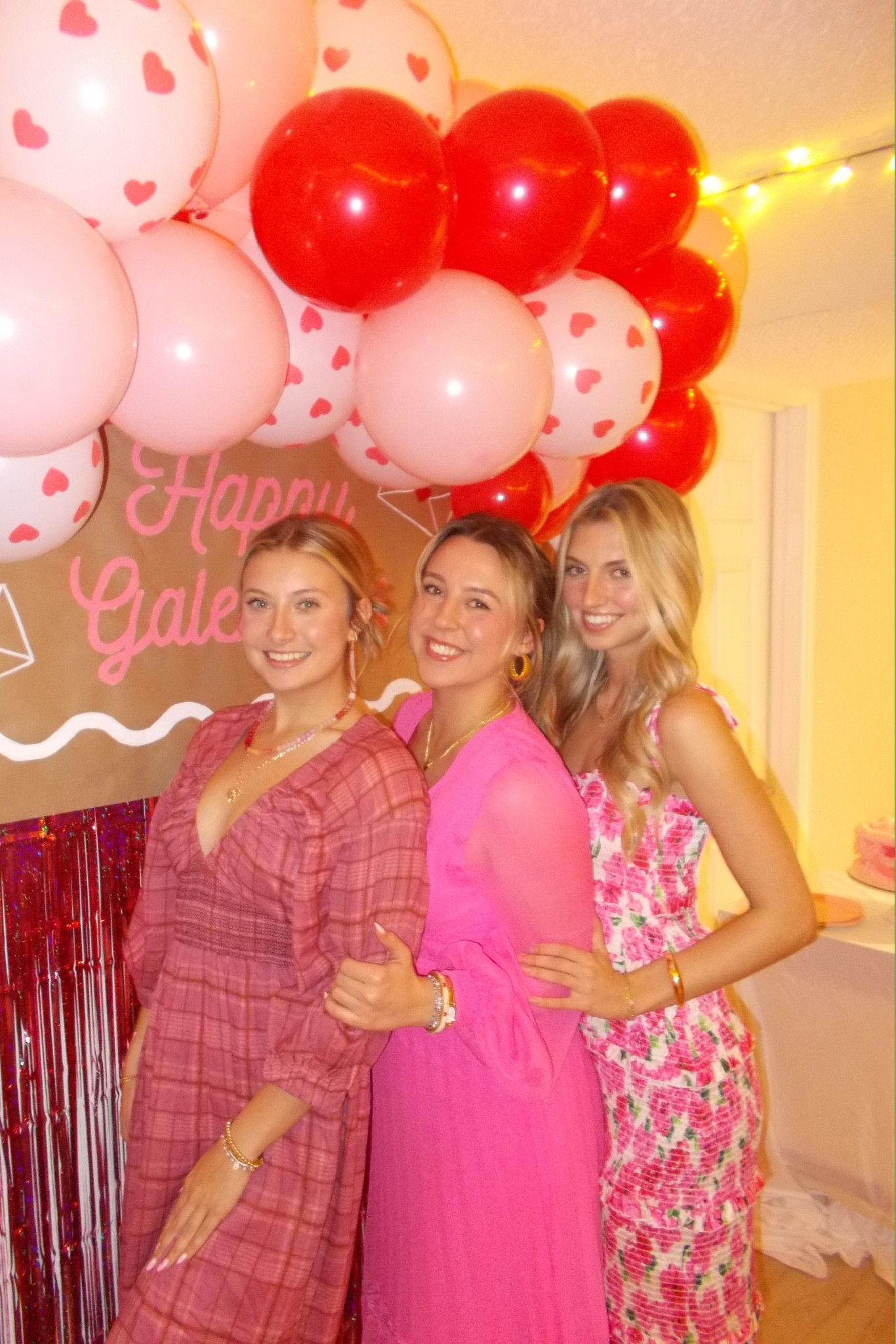 Free people dress & pink dresses for Valentine's Day💕🫶🏼💅🏻