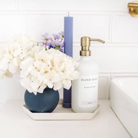 Love this textured subway tile with some flowers and a fluted candle

#texture #howtocreatetexture #fauxhydrangea #budvase #subwaytile #bathroomdecor

#LTKstyletip #LTKhome