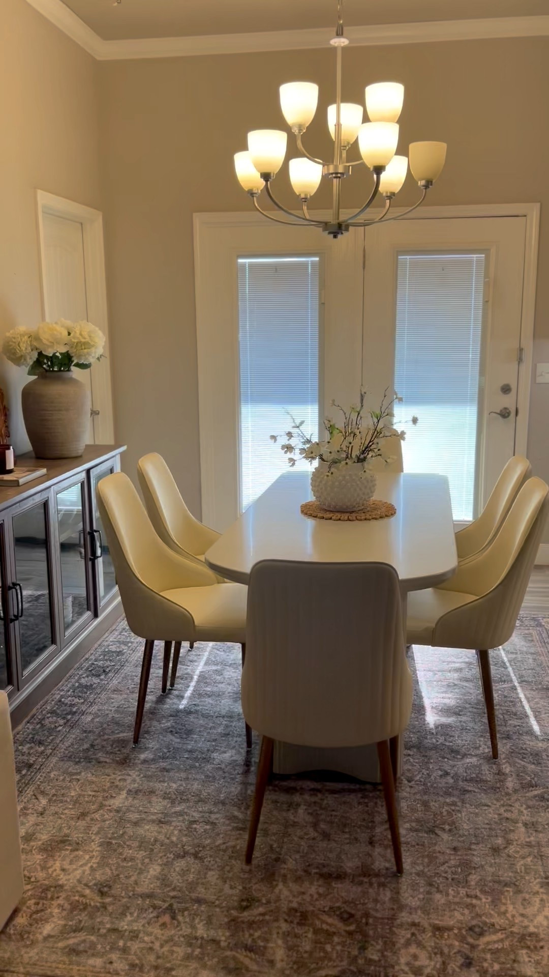 Modern dining chairs! Comfy dining chairs! Affordable dining chairs 

#LTKMidsize #LTKHome