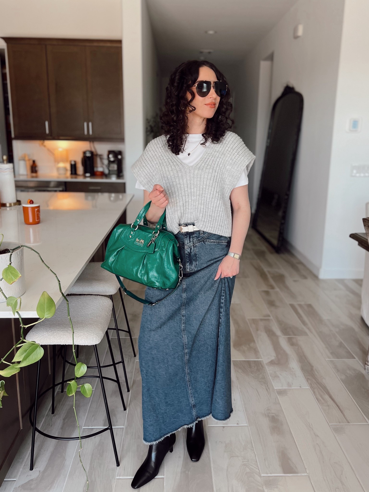 Transitional fall outfit idea 🍂 linked similar sweater vest tops! 

#LTKStyleTip #LTKFindsUnder100 #LTKSeasonal