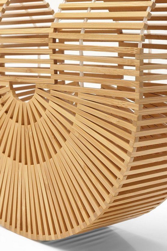 Strukturierte runde Holztragetasche - klein | Boohoo.com (DE)