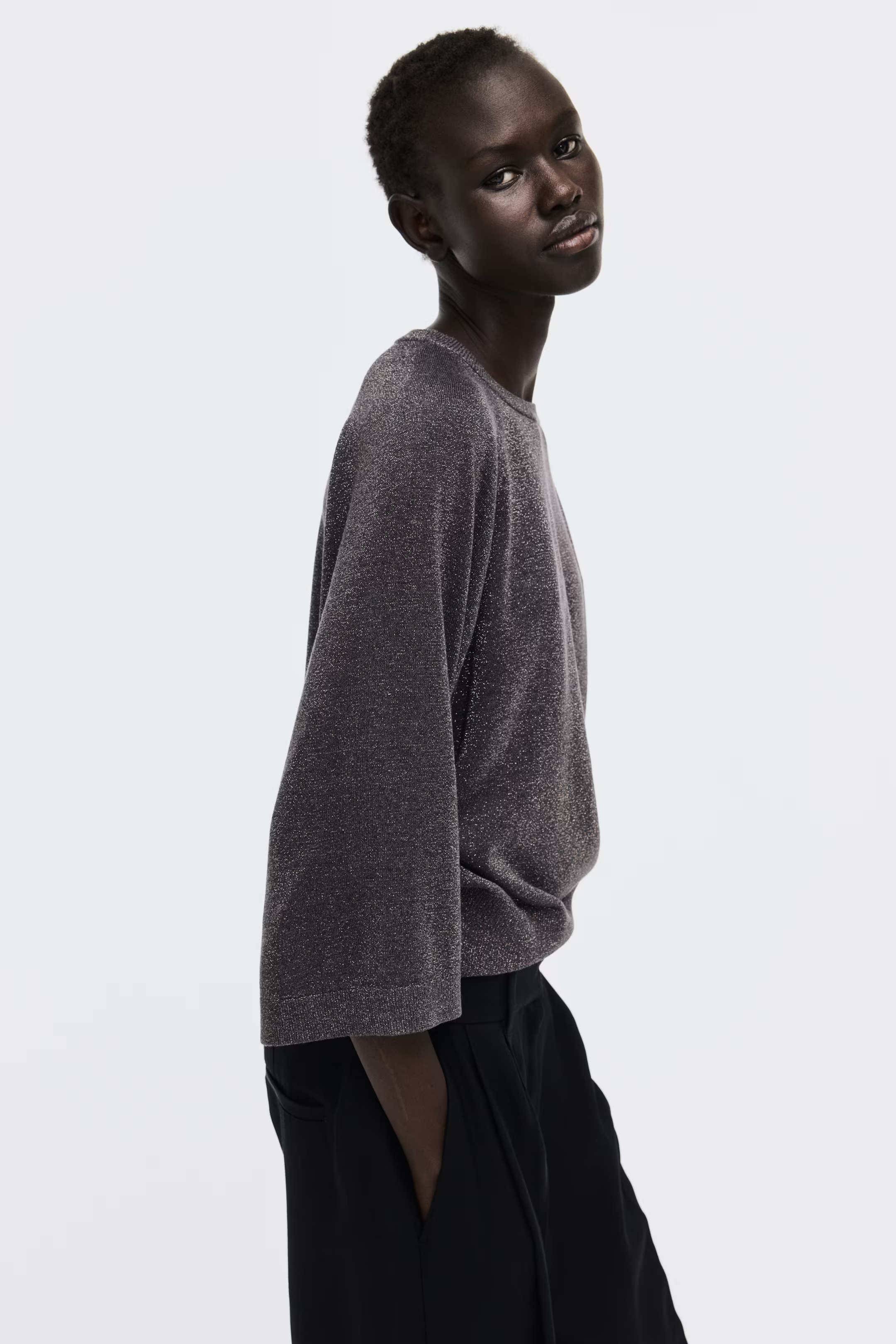 Fine-knit glittery top | H&M (UK, MY, IN, SG, PH, TW, HK)