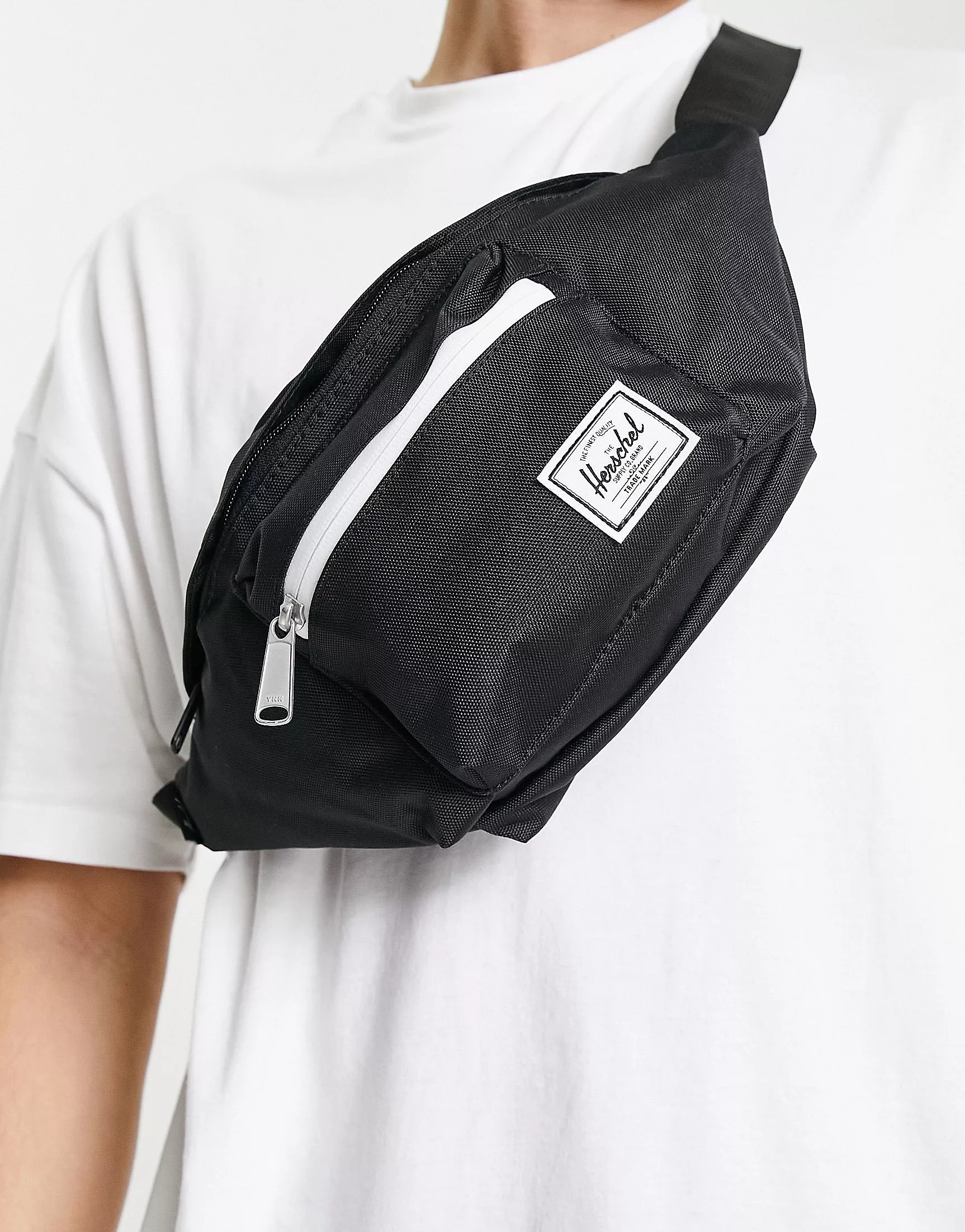 Herschel Supply Co Seventeen fanny pack in black | ASOS (Global)