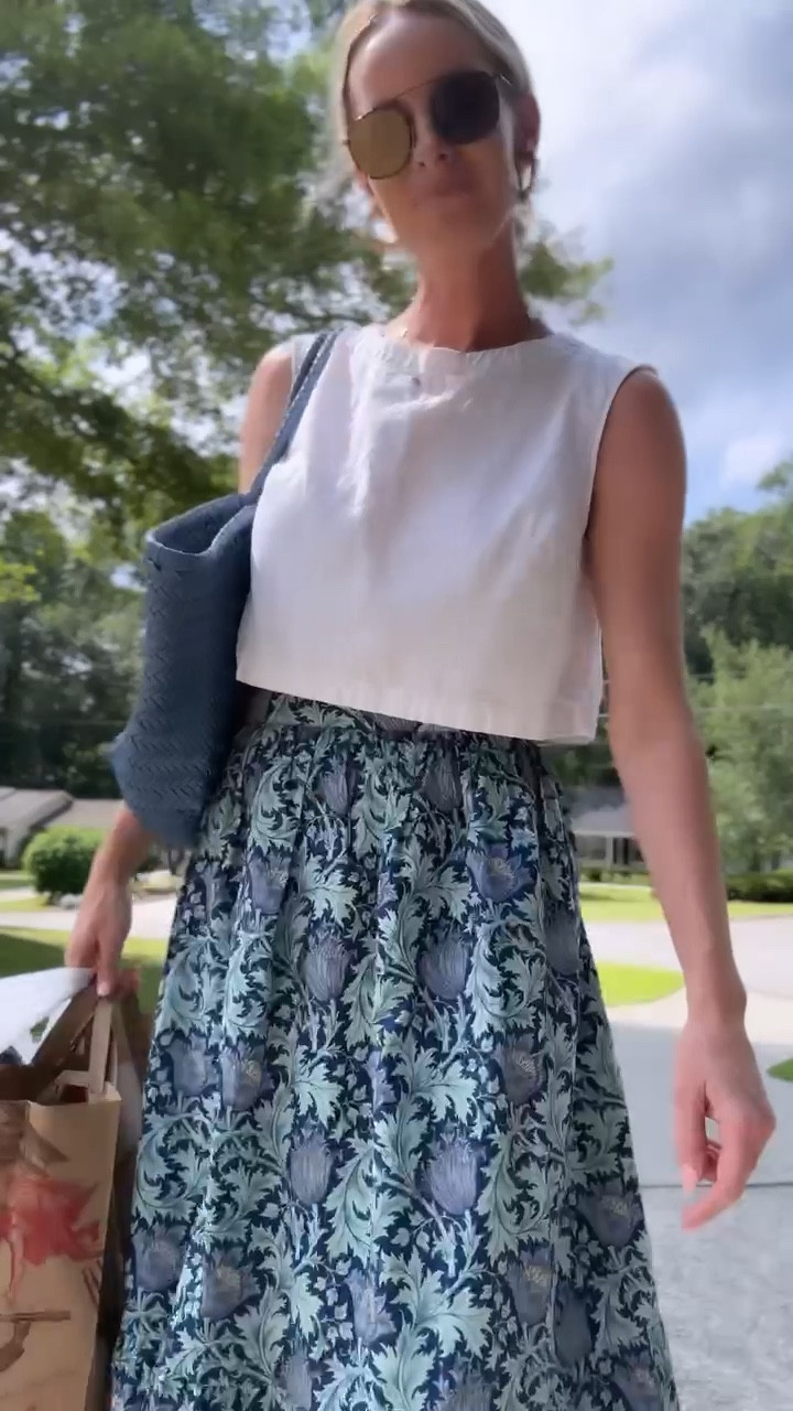 ootd 💙 this adorable tuckernuck skirt + an easy white shell tank ✨ shop this whole look below 

#LTKStyleTip #LTKItBag