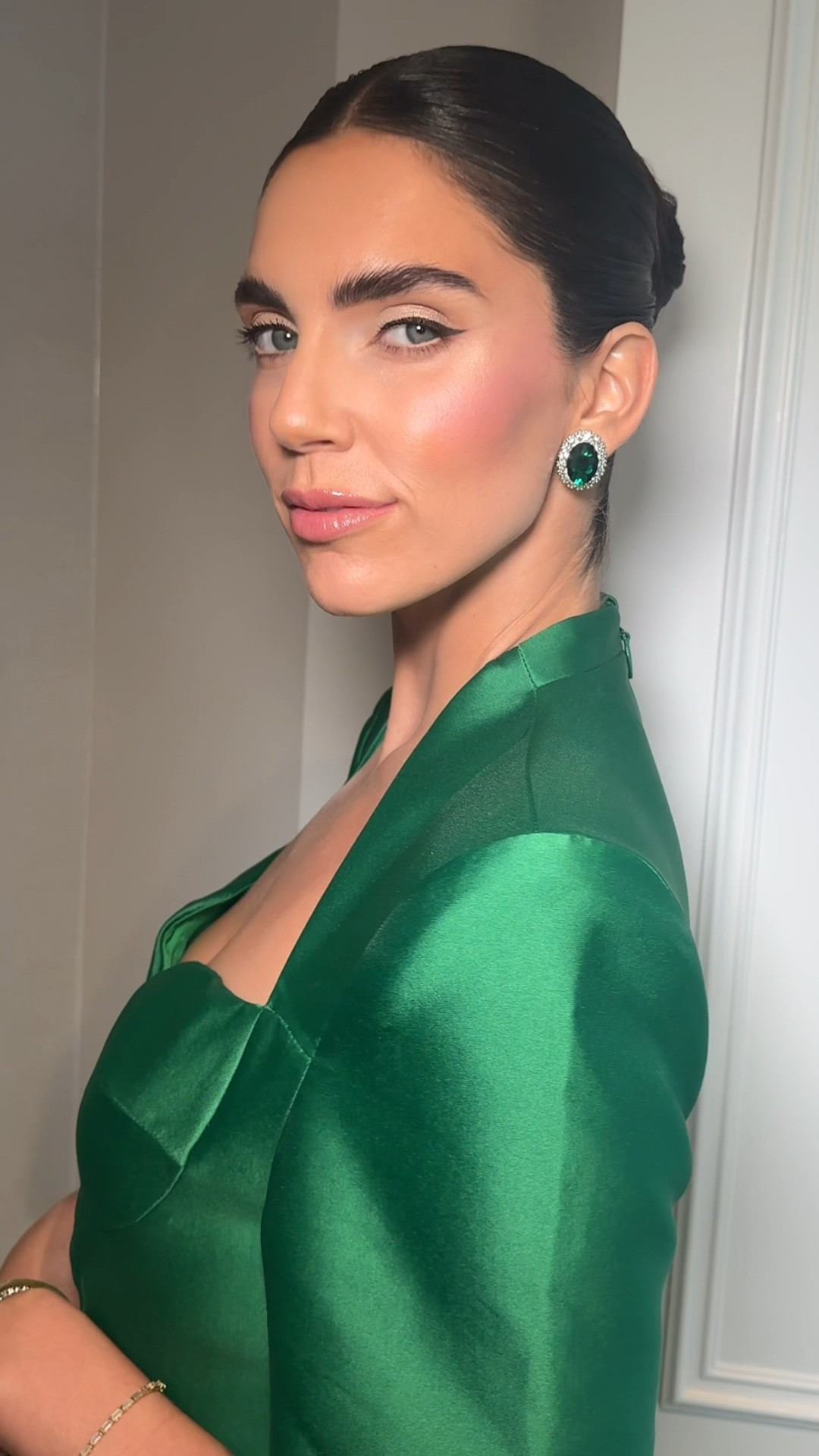 Day 1 in Rhode Island for @kristinamegonegal and her future husband’s welcome dinner at the @tennishallofame 🤍 we decided to keep this look super clean and focus on the liner and keep the skin dewy and fresh. Can’t wait for tomorrows look 👀 #MakeupByNatalieD 


#LTKBeauty #LTKWedding