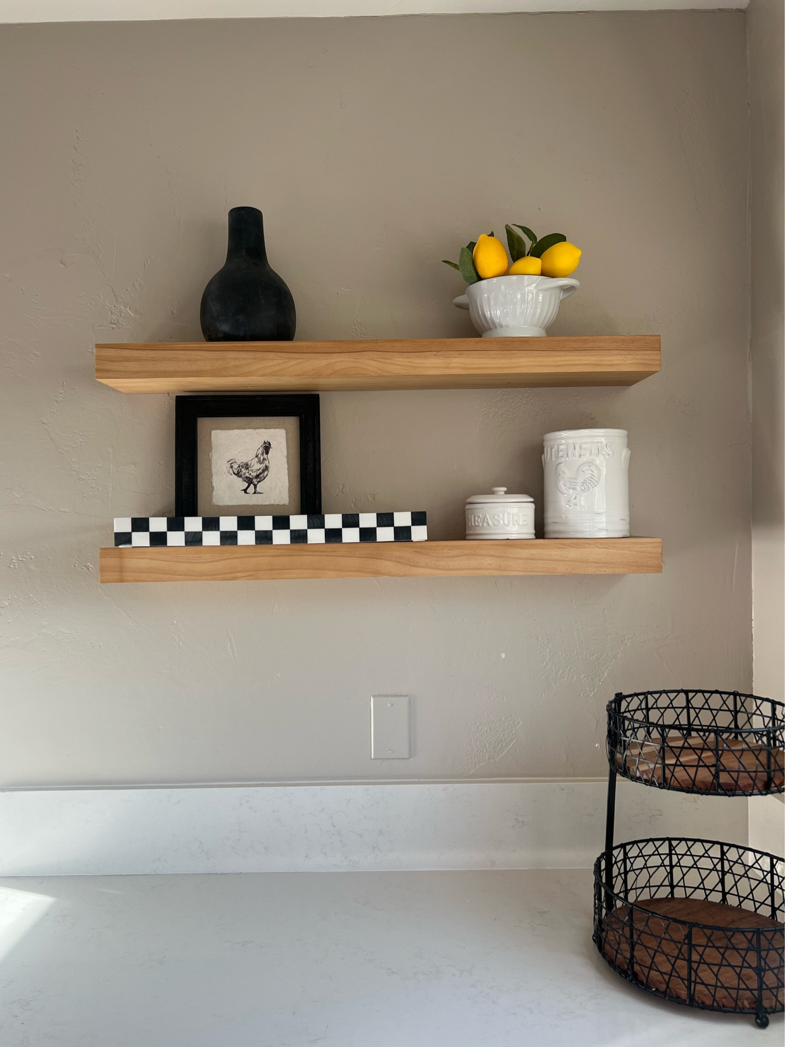 Modern farmhouse kitchen decor 