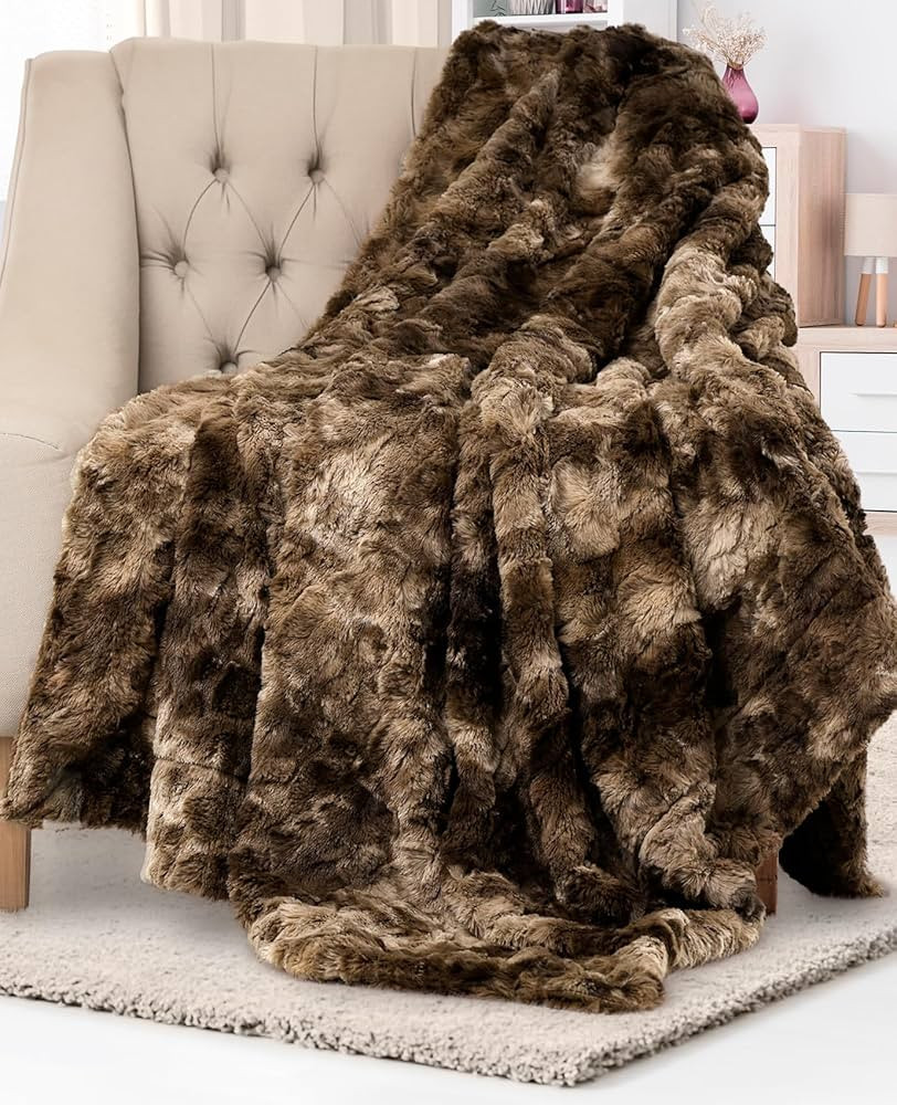 Everlasting Comfort Faux Fur Throw Blanket - Soft, Fluffy, Fuzzy, Plush, Thick, Minky Throws | Amazon (US)