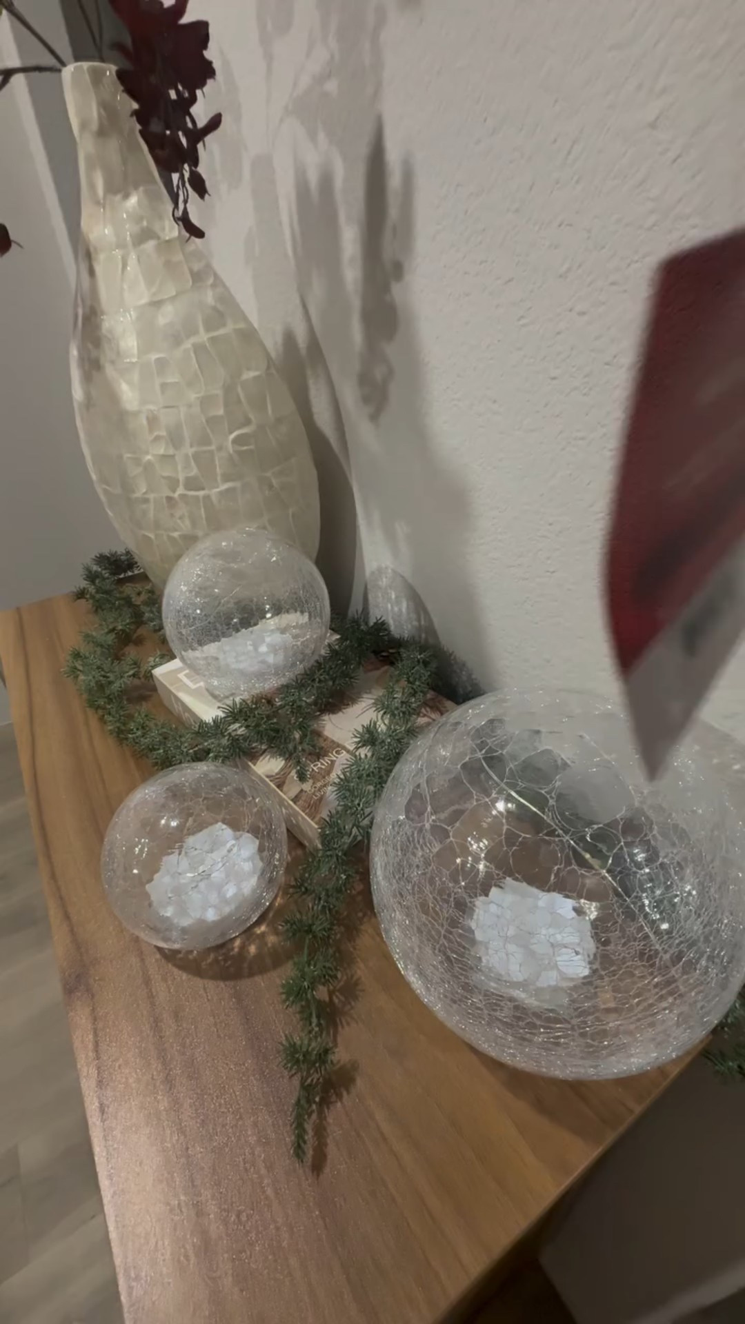 ✨Desde que la vi la visualicé así de hermosa en mi puerta trasera ..

¿Me encantaría saber que te pareció? 🥰

@yanelkyscastroiglesias 

#navidad #décor #ideas#mujeres #inspiracion#home #coronanadenavidad #target #interior