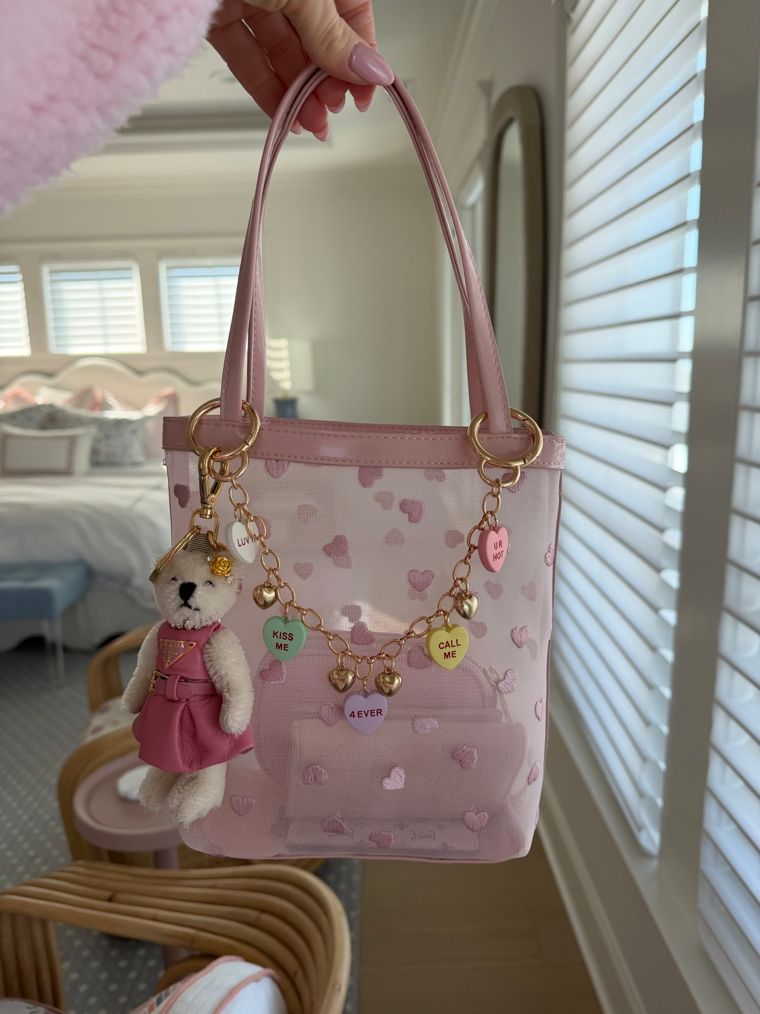 Valentines heart hand bag 

#LTKdayinmylife #LTKSeasonal #LTKValentine