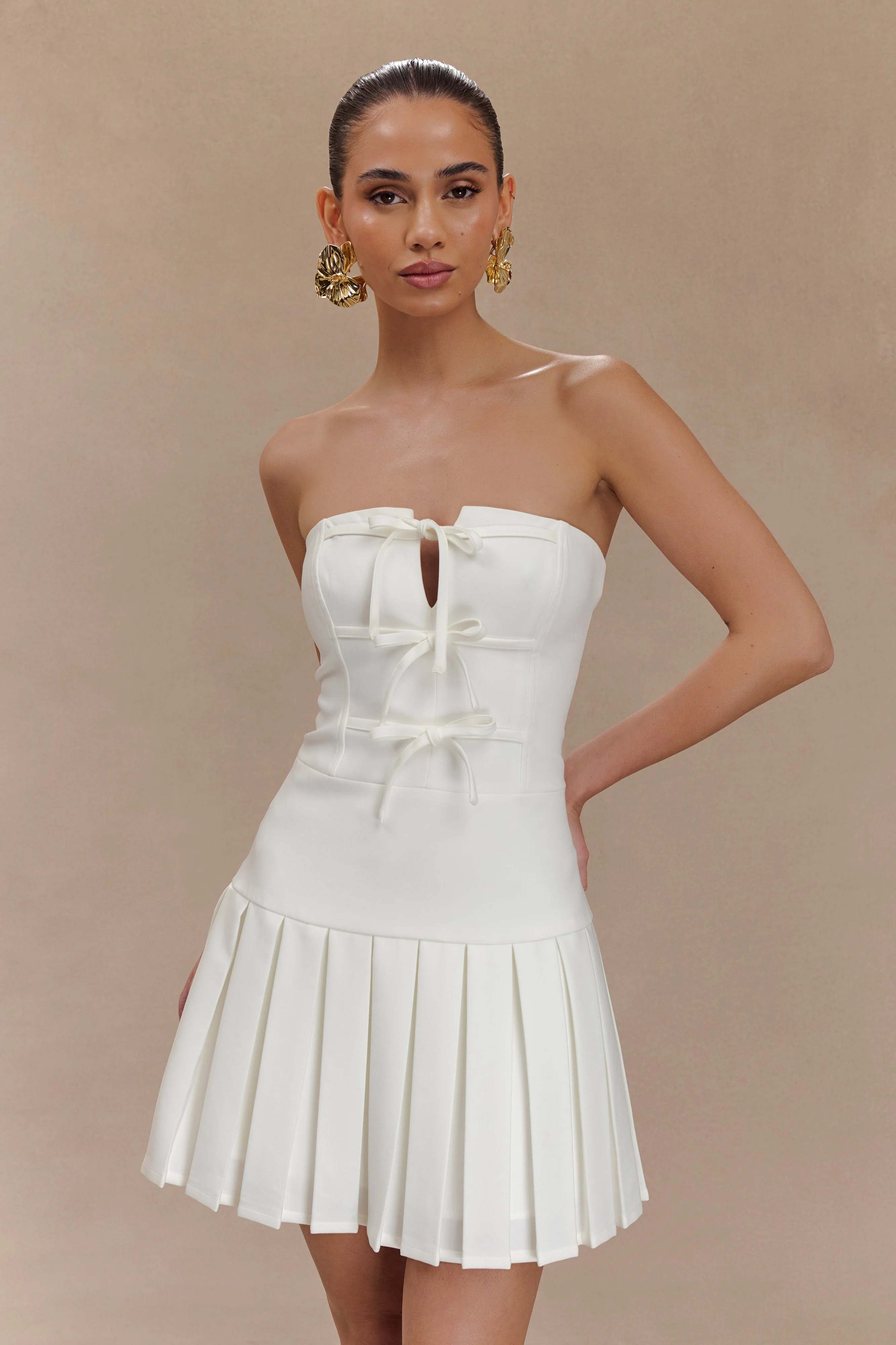 Naya Pleated Mini Dress With Ties - White | MESHKI US