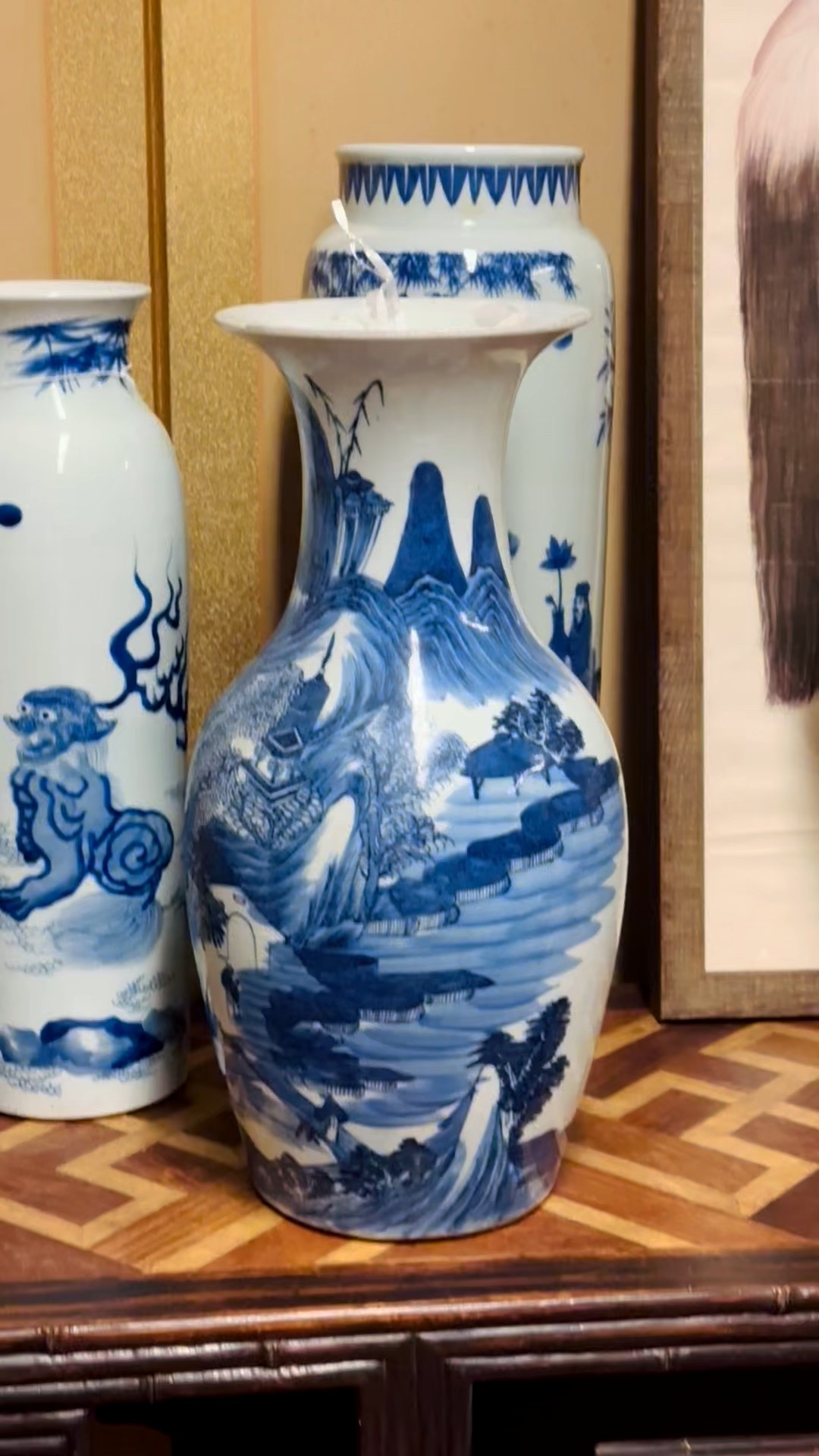 Chinoiserie brings a touch of timeless elegance—instantly elevating any space with its refined beauty. ✨🌿


#chinoiserie #timelessstyle #interiordecor #elegantliving #classicdesign #homedecor #interiorinspiration

#LTKFallSale #LTKHome