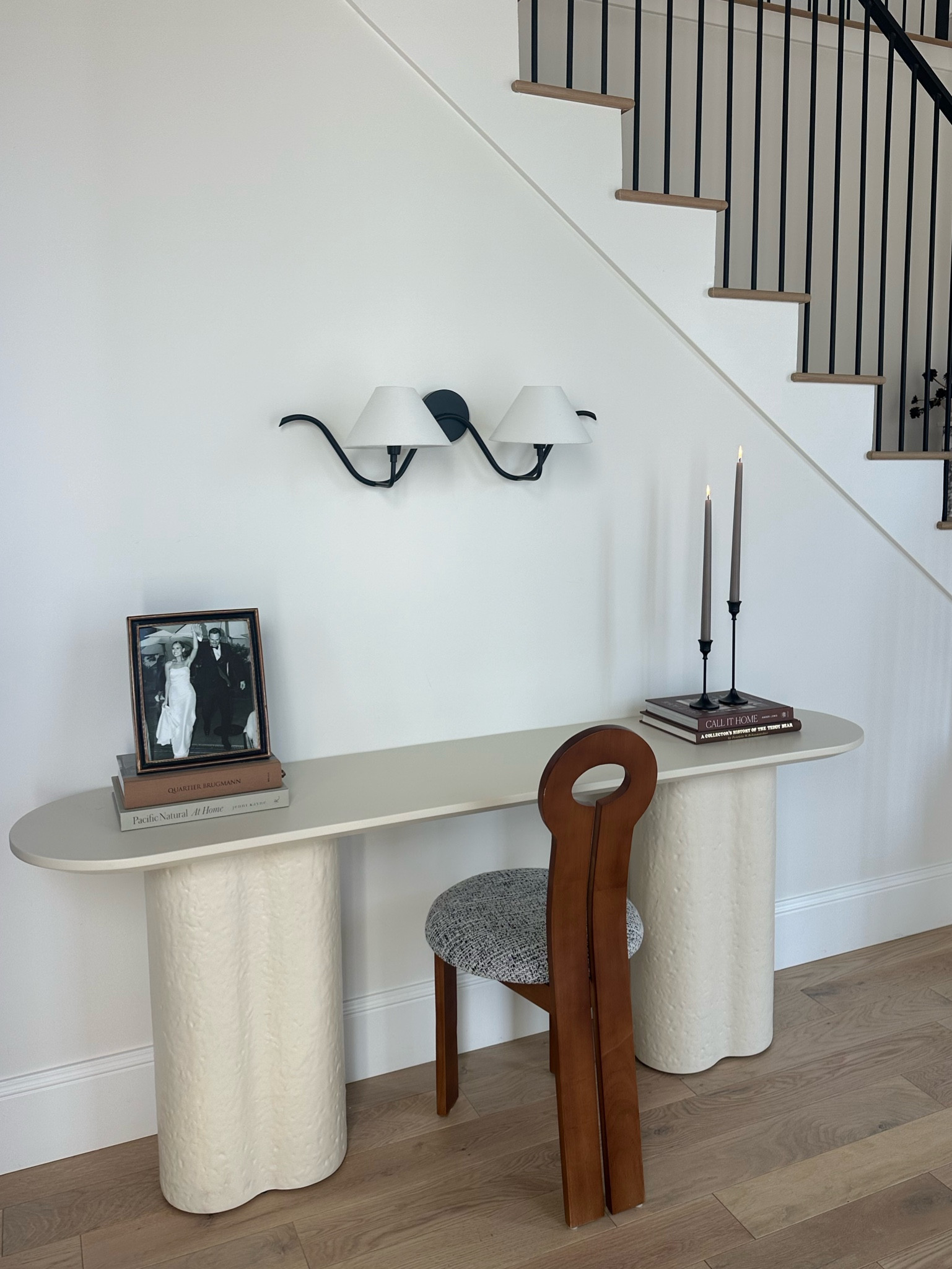 simple & chic entryway styling 

#LTKHome