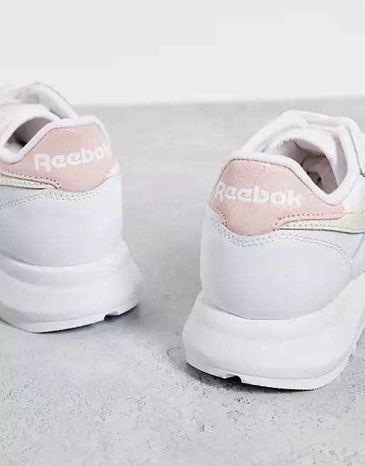 Reebok Classic Leather SP sneakers in white and porcelain pink | ASOS (Global)
