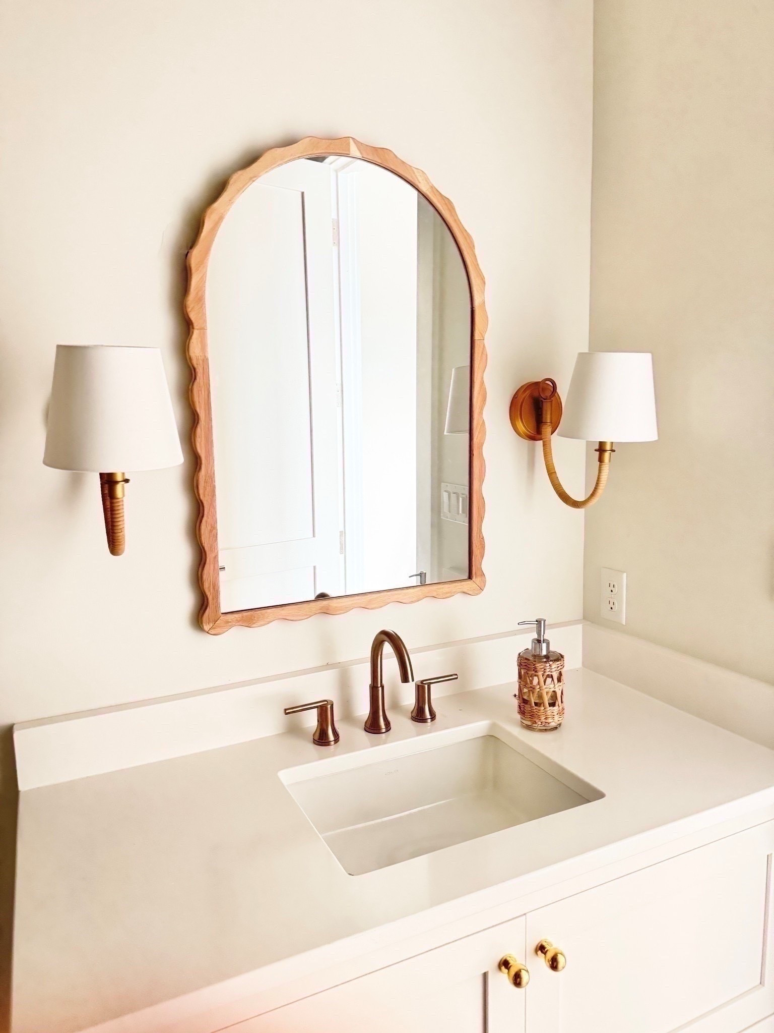 Vanity mirror and lighting  🙌🏻🙌🏻

Vanity mirror, bathroom decor, bathroom vanity mirro 





#LTKHome #LTKStyleTip #LTKSeasonal

#LTKmorningroutine #LTKHome #LTKFindsUnder100

#LTKHome #LTKdayinmylife

#LTKSeasonal #LTKHome


#LTKHome

#LTKSeasonal #LTKootd #LTKHome