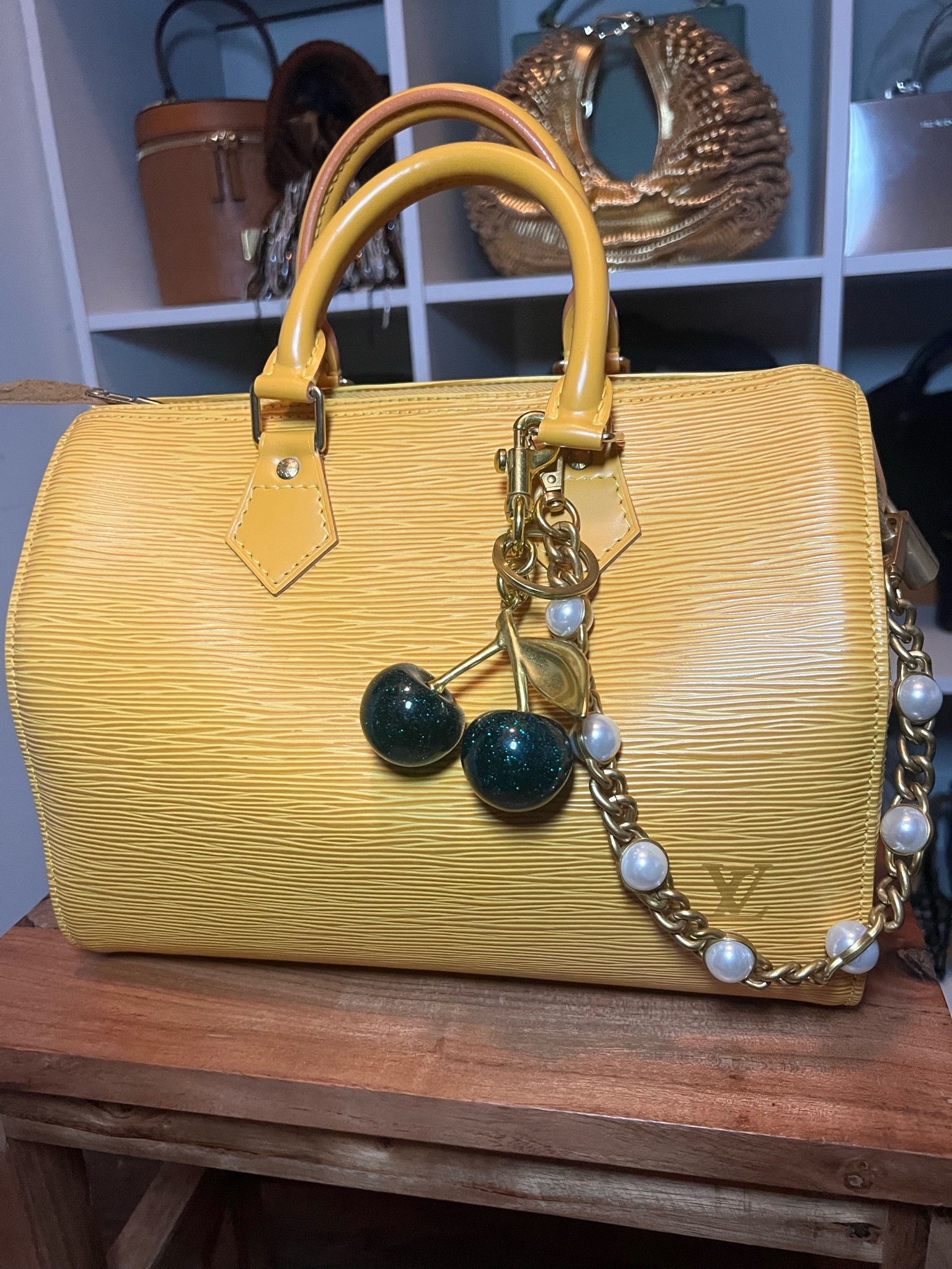 Slowly becoming addicted to #bagcharms they r the perfect addition!


#LTKStyleTip #LTKItBag #LTKU