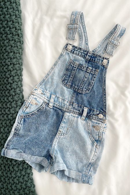 Toddler girl overalls under $15!!

Walmart fashion, Walmart finds, toddler girl clothes 

#LTKFind #LTKkids #LTKstyletip