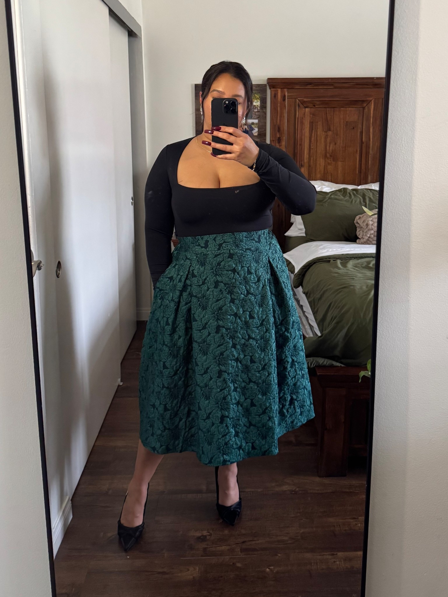 Absolutely loving this skirt from BLOOMCHIC! It’s perfect for the holidays or a formal event. so comfy and I love how tummy flattering it is 

Skirt - 10/ medium / elastic waistband / tummy friendly 
Bodysuit - large / tts / double lined / tummy friendly 

Holiday outfit 
Christmas outfit 
New Year’s Eve outfit 
Pleated skirt 
A line skirt 
Formal outfit 
Midsize outfit 
Midsize fashion 
Curvy fashion 


#LTKHoliday #LTKMidsize #LTKootd