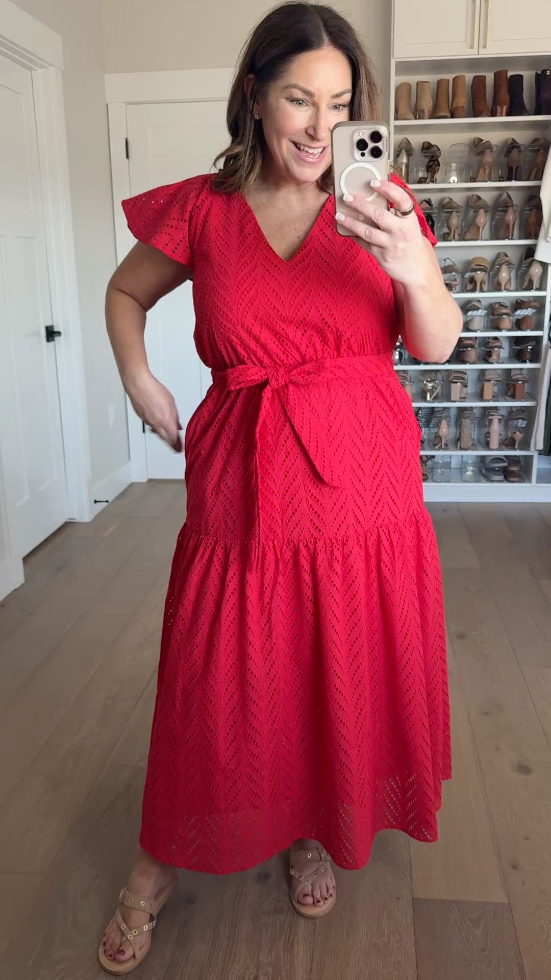 I know I will be wearing this new Evereve arrival on repeat through the summer.  

Wearing L but runs a little tight across the chest so size up if in between

 

 

#LTKSeasonal #LTKMidsize #LTKParties