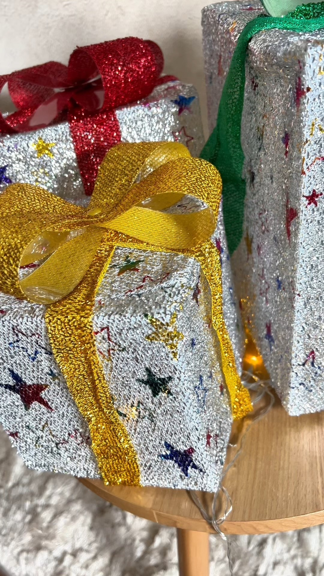 Cute decor for the holidays🩷 easy to put together, comes with one long string light. Just add batteries!

#holiday #holidaydecor #christmaslights

#LTKCyberWeek #LTKHoliday #LTKHome