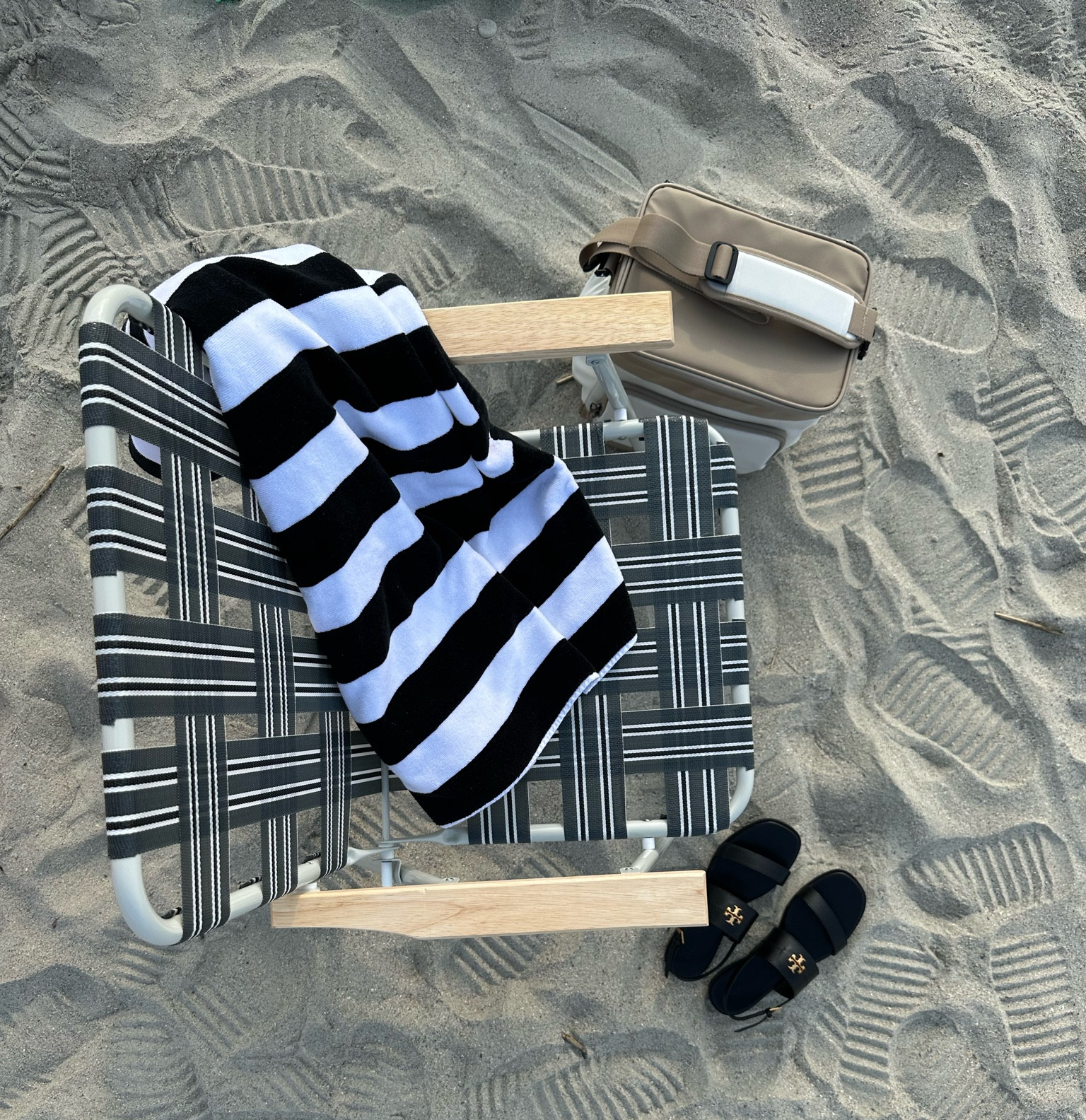 Beach Life #beachdayessentials #beachday 

#LTKtravel