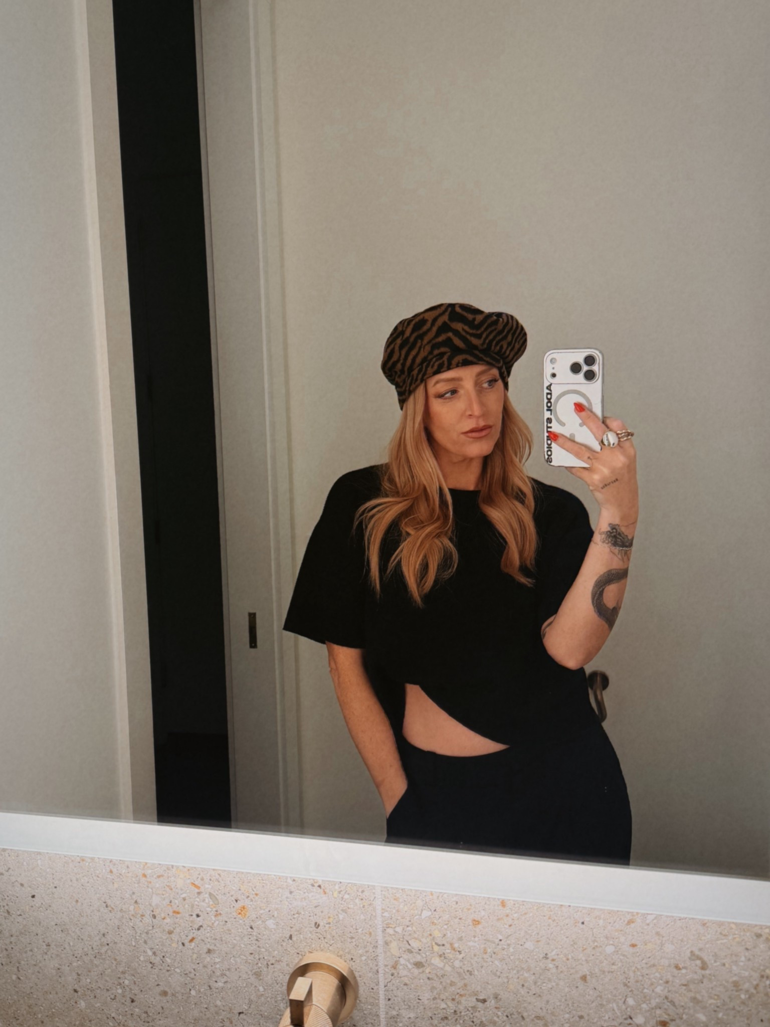 elevated with a hat 🩷

#beret #casualfit #outfit #ootn #lookofthenight #hat #allblack

#LTKSaleAlert #LTKFindsUnder50 #LTKootd