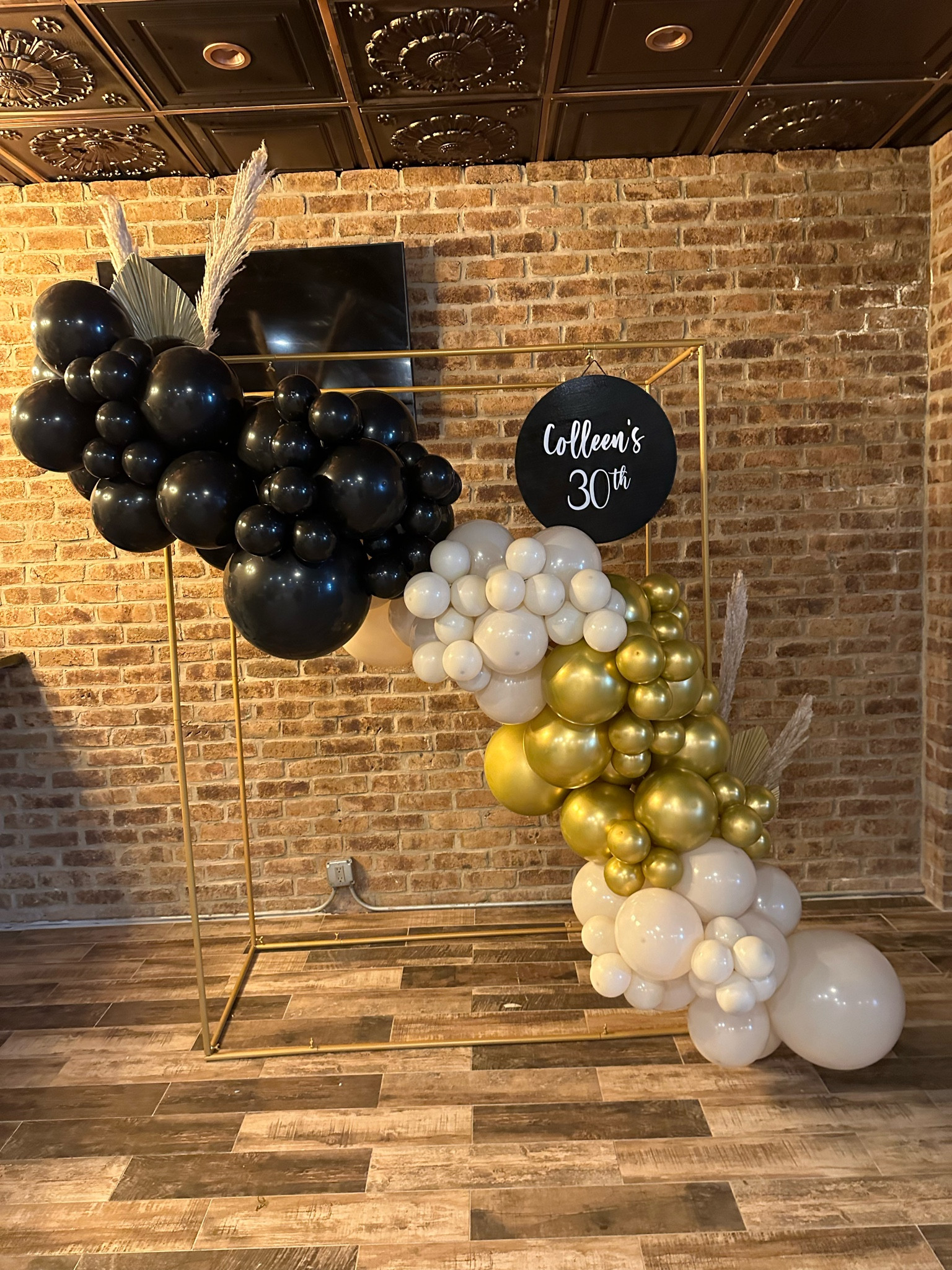Balloon arch set up I did for a 30th birthday 🫶🏼✨

#LTKunder100 #LTKFind #LTKunder50
