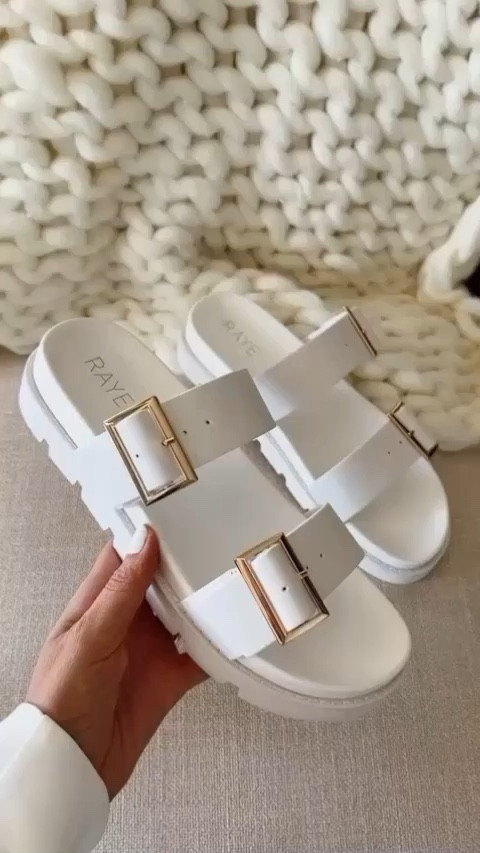 Comfortable and very stylish with beautiful gold details 
Ultra light 
Fits true to size sandals 

#LTKshoecrush #LTKSeasonal #LTKstyletip