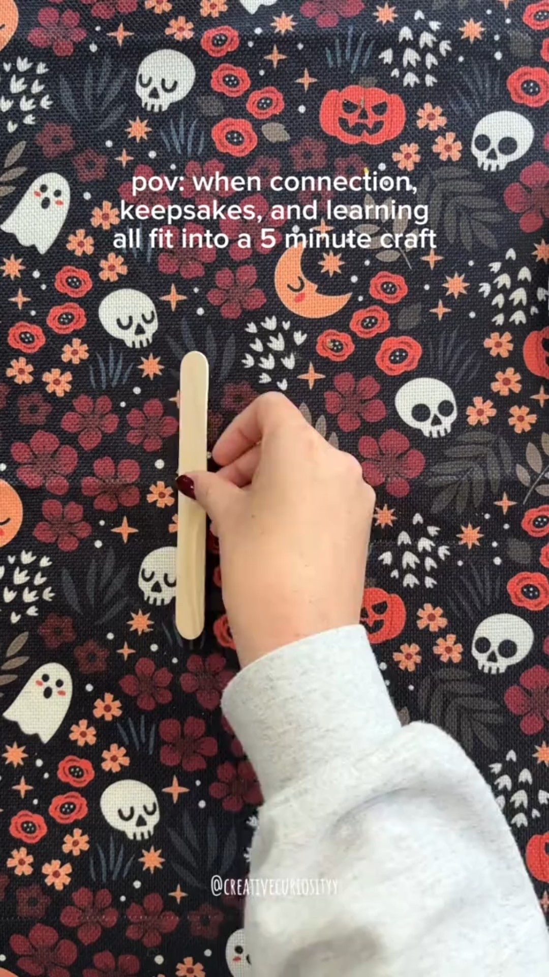 Turning little handprints into keepsakes and learning moments 🎃🖐️

This popsicle stick pumpkin is the perfect mix of simple, educational, and sweet:
✨ Fine motor skills (lining up the sticks)
✨ Name recognition practice (their puzzle!)
✨ A keepsake you’ll treasure forever

Motherhood doesn’t need to be complicated — sometimes the best activities are the ones that take 5 minutes and make the biggest memories. 💛

#autumn #fall #fallactivity #pumpkin #pumpkinactivity #toddler #toddlerfallactivities #playbasedlearning #name 