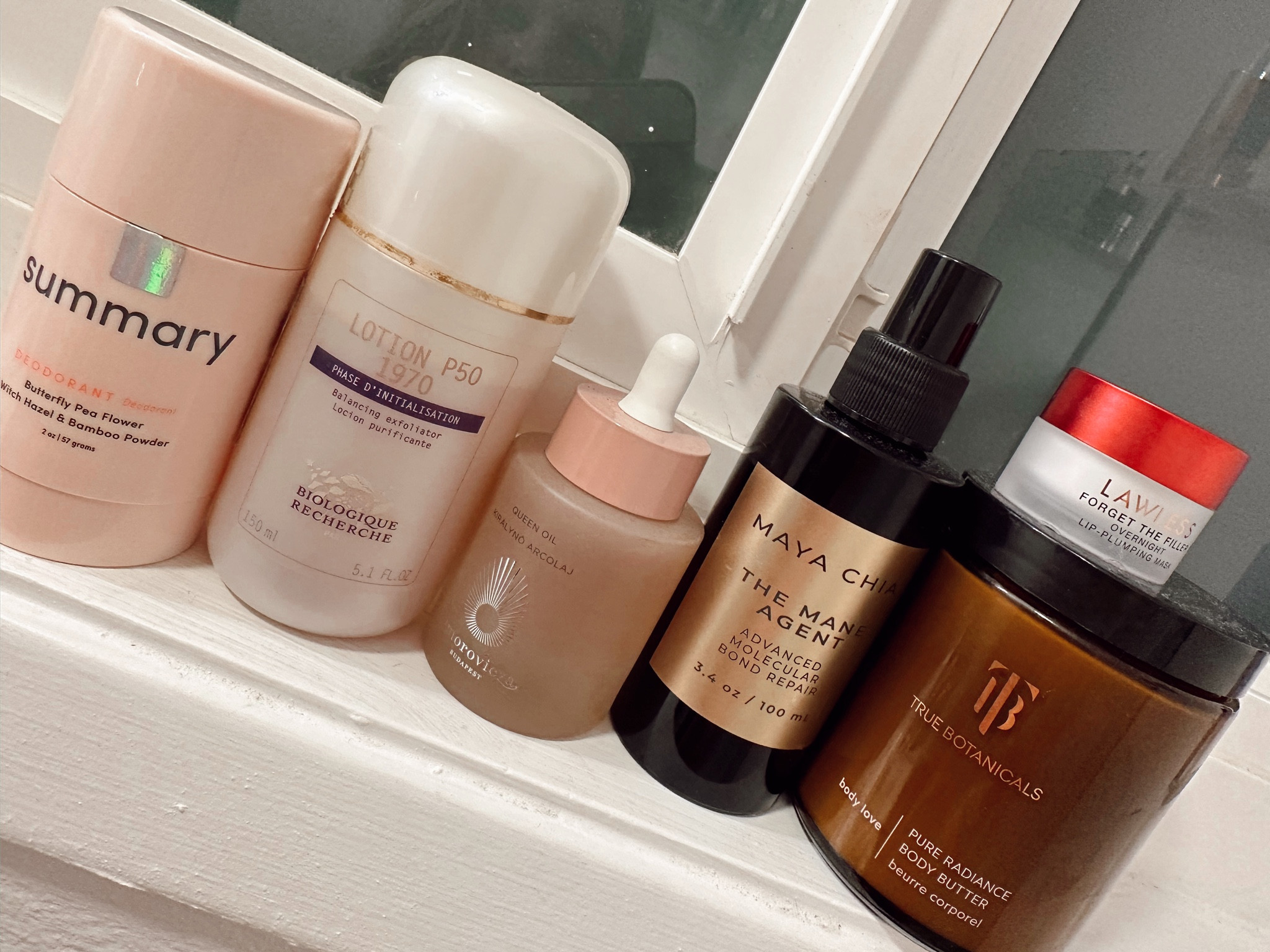 Skincare routine, clean deodorant, hair serum, face oil, body crème, lip plumper, biologique 

Skincare on heavy rotation this week ⚡️

#LTKFind #LTKGiftGuide #LTKbeauty