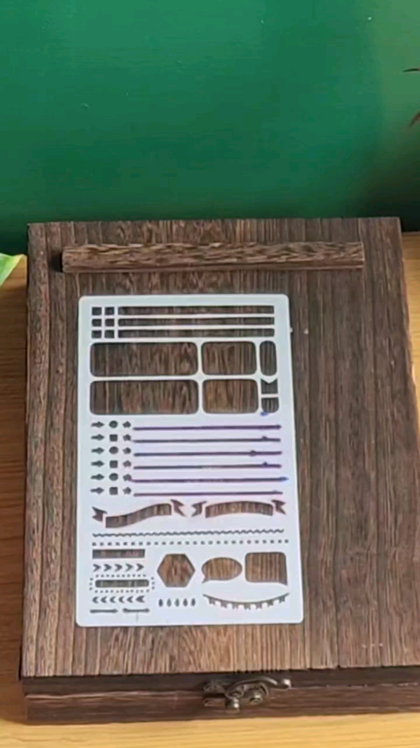 Use these journal stencils to turn any notebook or whiteboard into a custom planner, habit tracker, or kanban board #planner #journaling #organization


