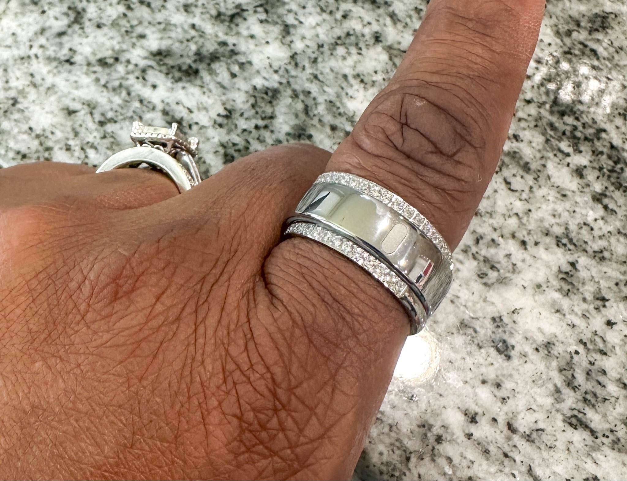 Oura ring 5 stackable ring accessories. #Ouraring #tech #jewelry #fashion