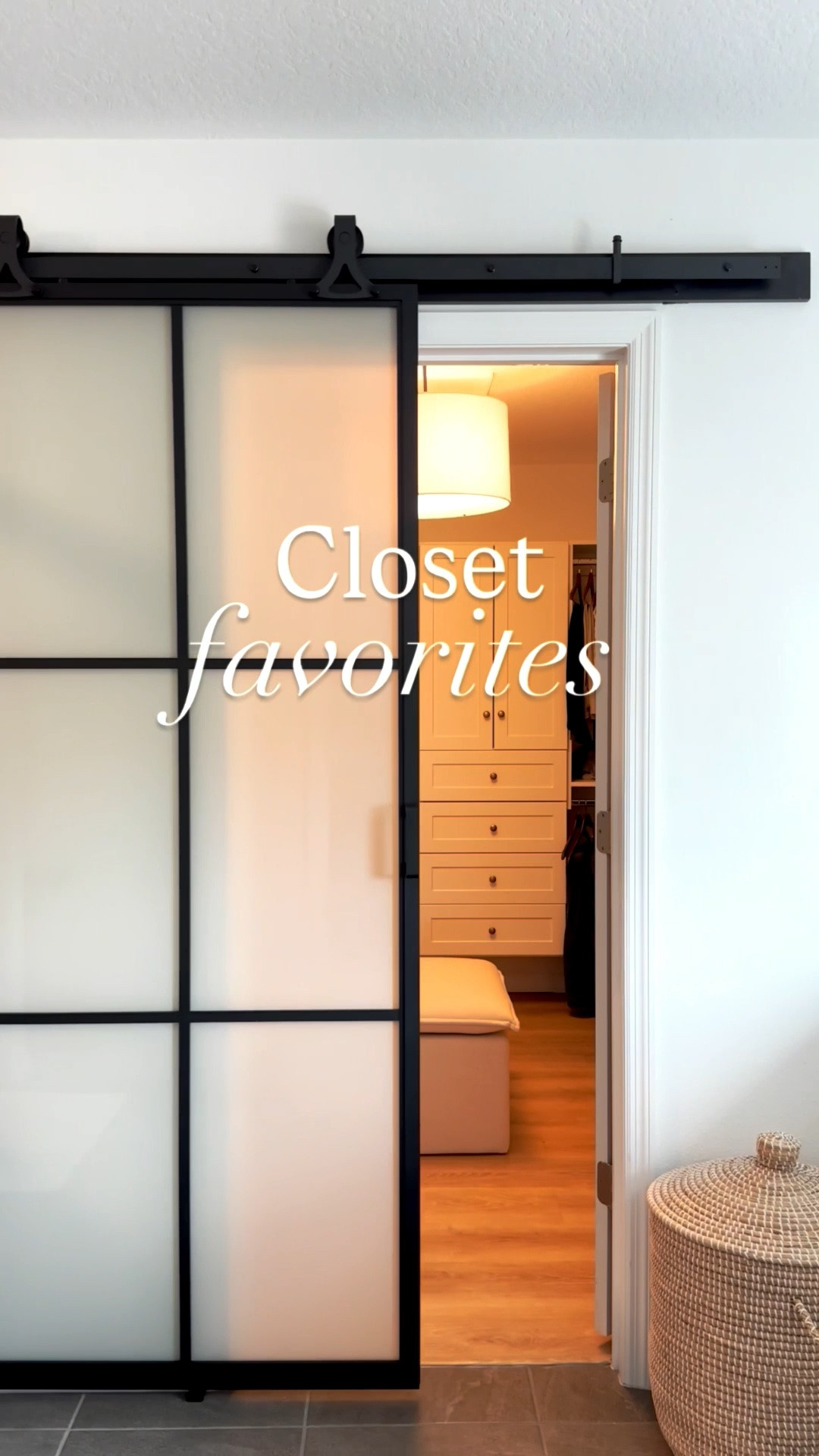 Small closet upgrades that help keep my closet organized ❤️



Closet organizing 
Organization 
Home
Home decor
Home refresh
Spring home refresh 
Closet makeover
Closet
Must haves 
Closet diy