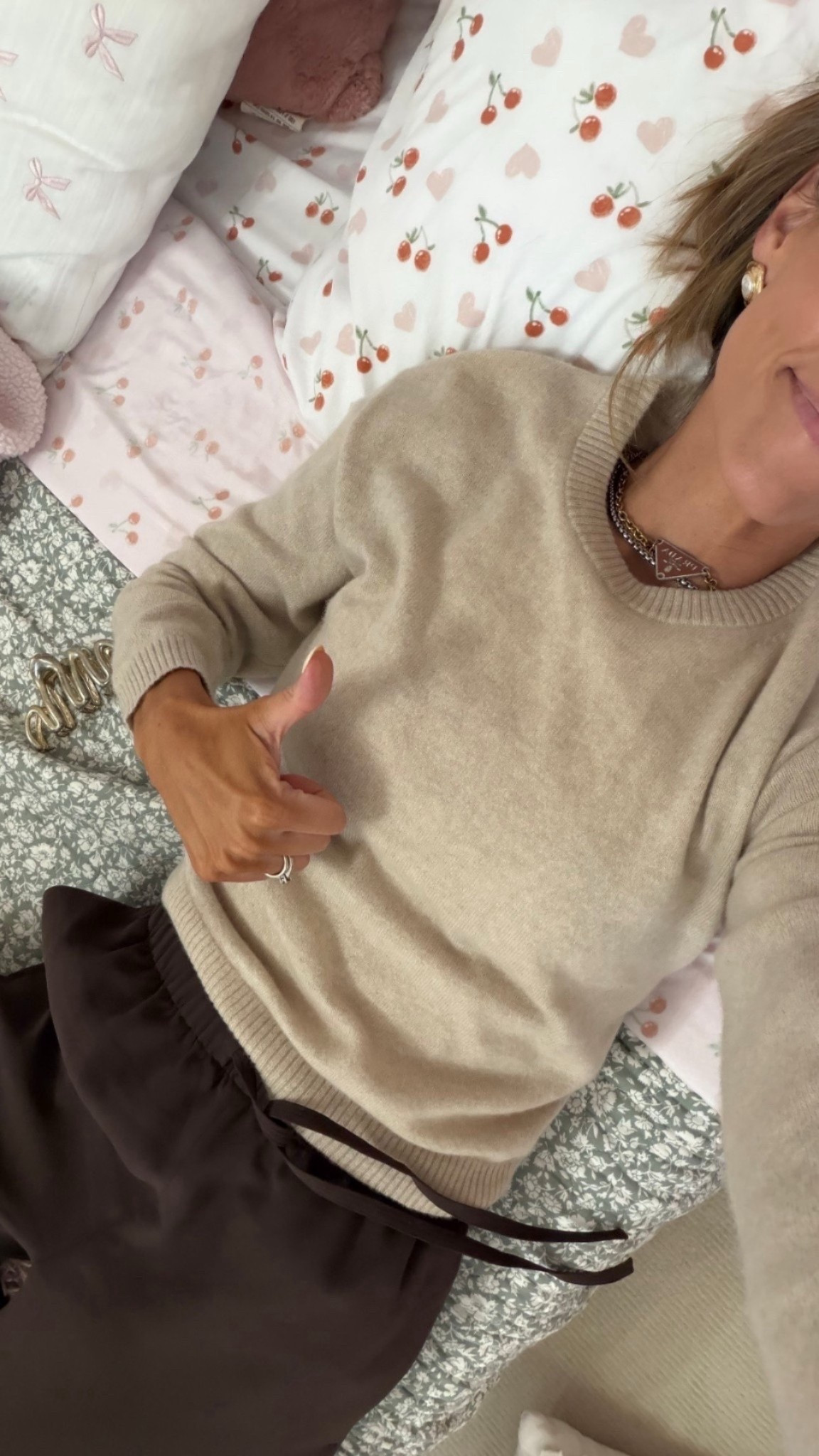 Forgot to snap a pic of my travel outfit but these are some of my favorite pants that are so comfortable!! Wearing a small. My go to Amazon tank and this cashmere sweater are linked too along with my fave new Velcro strap sneakers!! 


#LTKgrwm #LTKSaleAlert #LTKdayinmylife