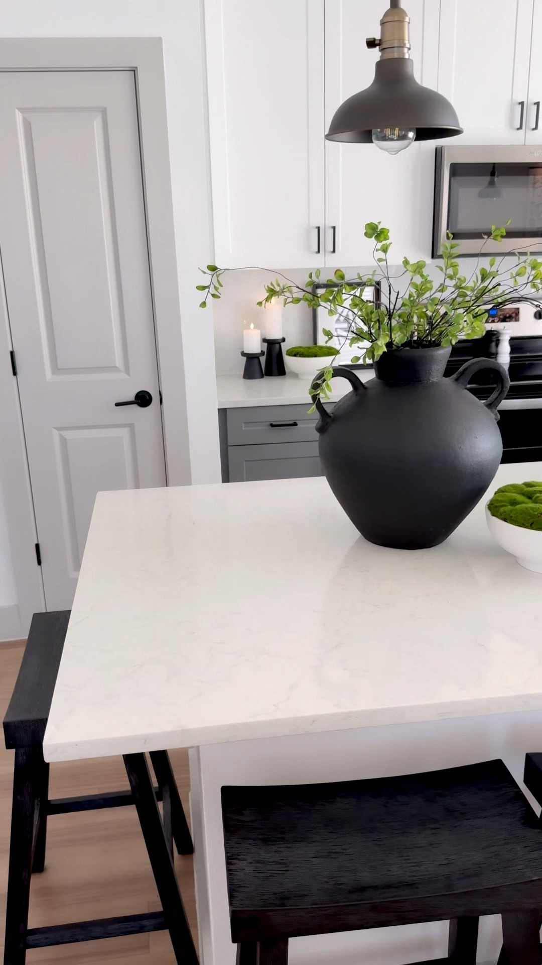 bright & bold style with an edgy twist.
this morning’s glow 〰️
#brightkitchen #modernkitchendecor #brightandboldkitchen #organizedkitchen #organicmodernkitchen

#LTKhome #LTKstyletip #LTKluxury