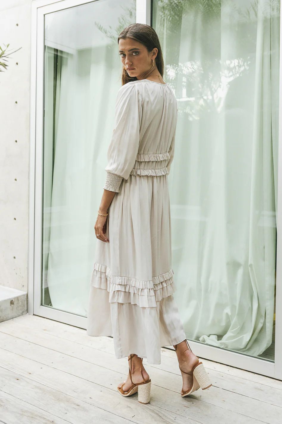 Willa Sleeved Ruffle Dress in Ivory | Bohme