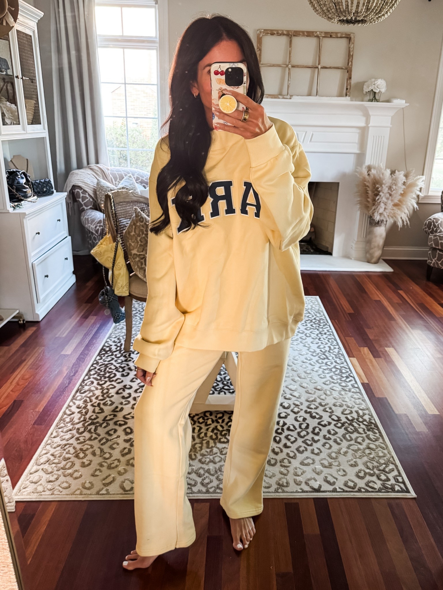 Wearing l/xl mock neck and XS pants 
Parke