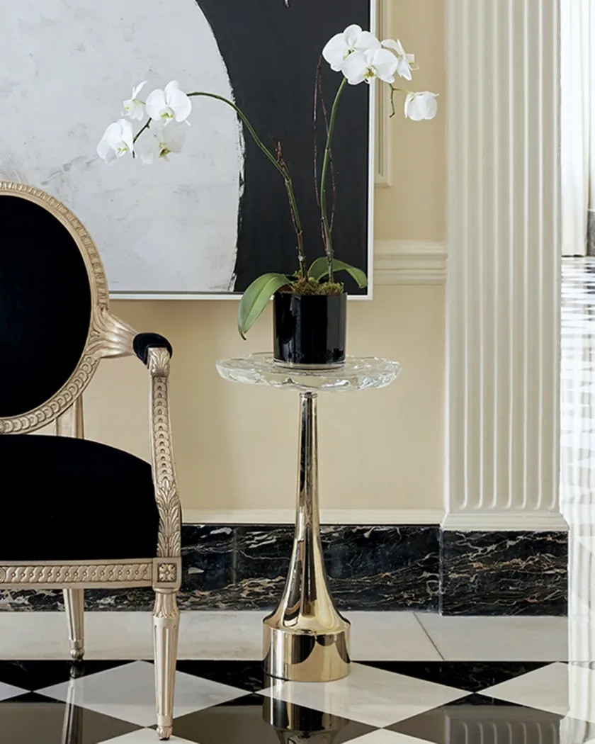 Accent table
End table
