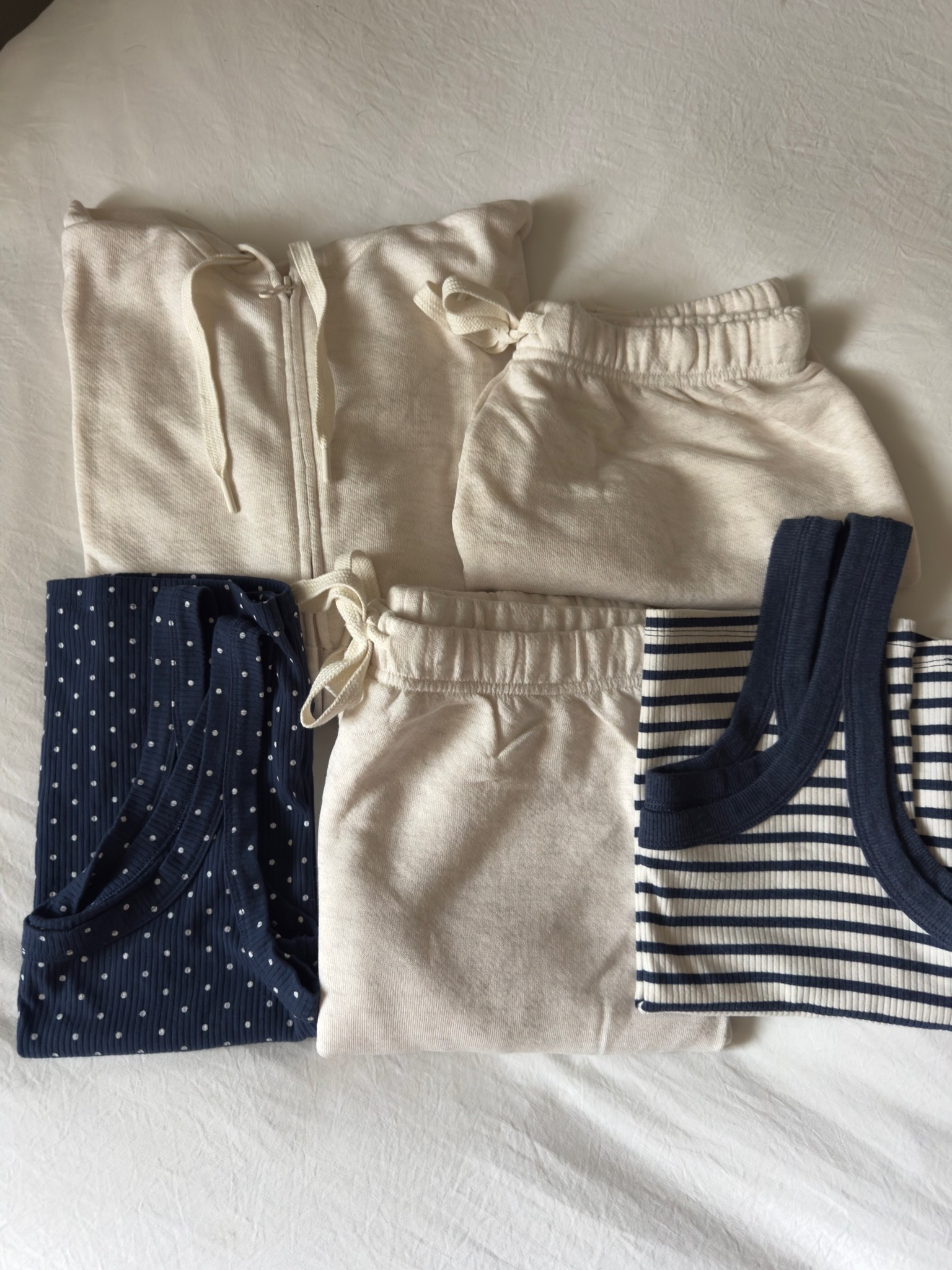 Aerie favorites 🩵 

#aeriereal #loungewear #summer #comfyclothes #set #hoodie #sweatset #terry

#LTKootd #LTKgrwm #LTKSeasonal