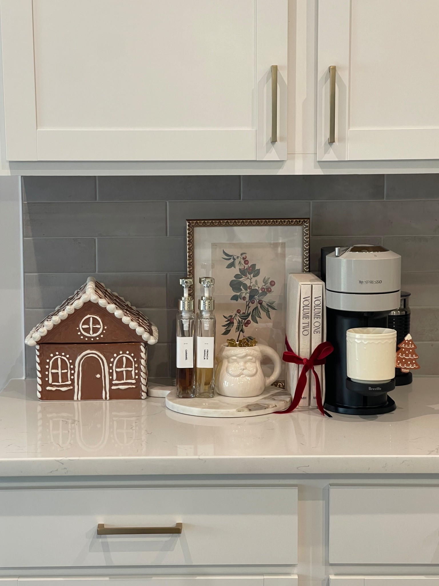 Holiday neutral kitchen decor / Christmas 2025 

#LTKSeasonal #LTKHome #LTKHoliday
