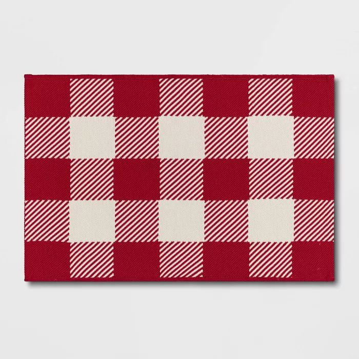 2'x3' Indoor/Outdoor Buffalo Check Scatter Red - Sun Squad™ | Target