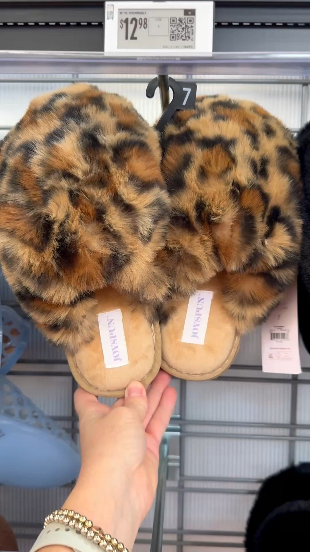 Faux Fur Puff slippers from @Walmart ! These look so similar to the more expensive version but they’re $13 vs $60. These are great to give as a gift!

#LTKmomlife #LTKSeasonal #LTKmorningroutine