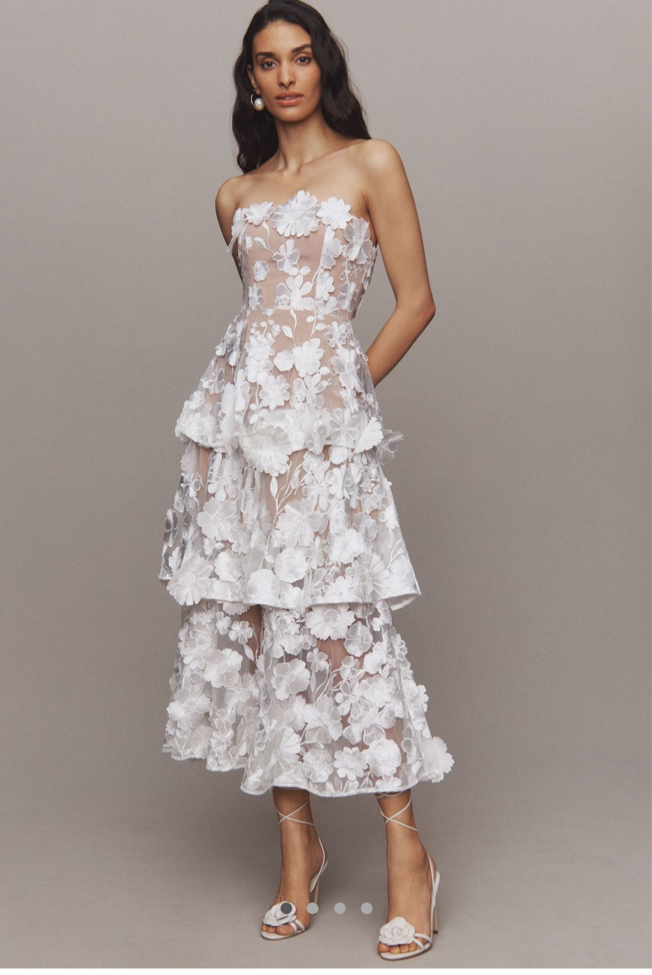 Ellatt Selene Strapless 3D Floral Lace Tiered Maxi Dress

Make a statement in the Elliatt Selene Strapless 3D Floral Lace Tiered Maxi Dress, an exquisite garment that combines timeless elegance with modern flair.

#LTKStyleTip #LTKWedding #LTKParties