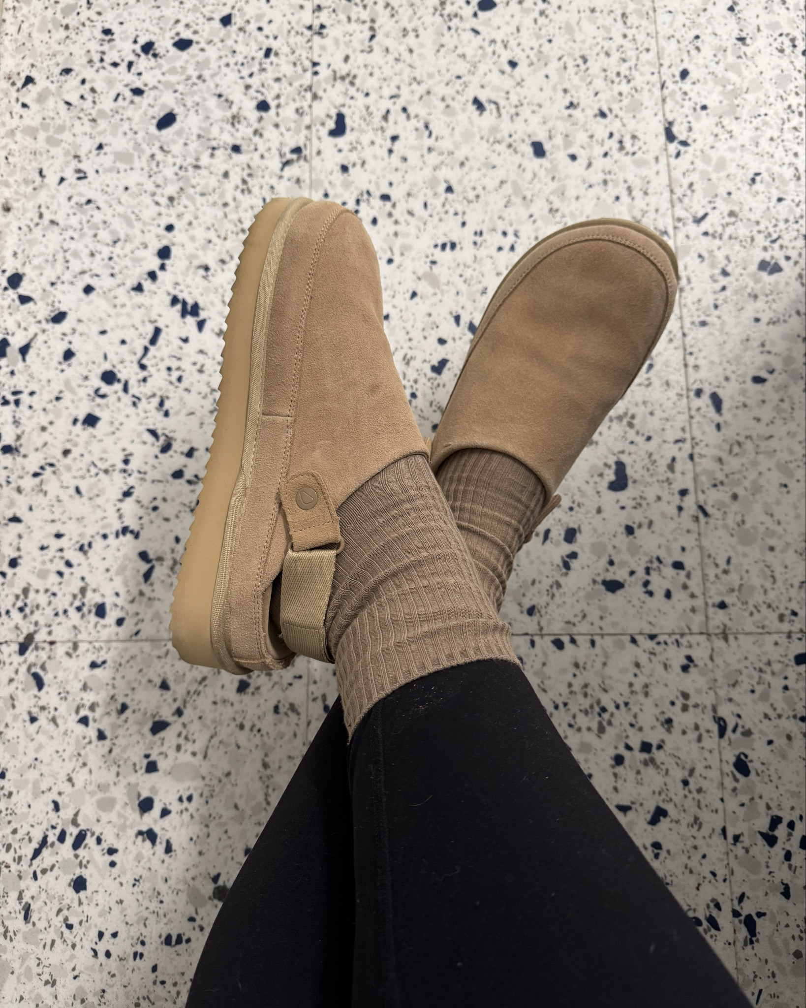 Winter shoe 
Slip on 
Ugg dupe 
Platform shoe with strap 