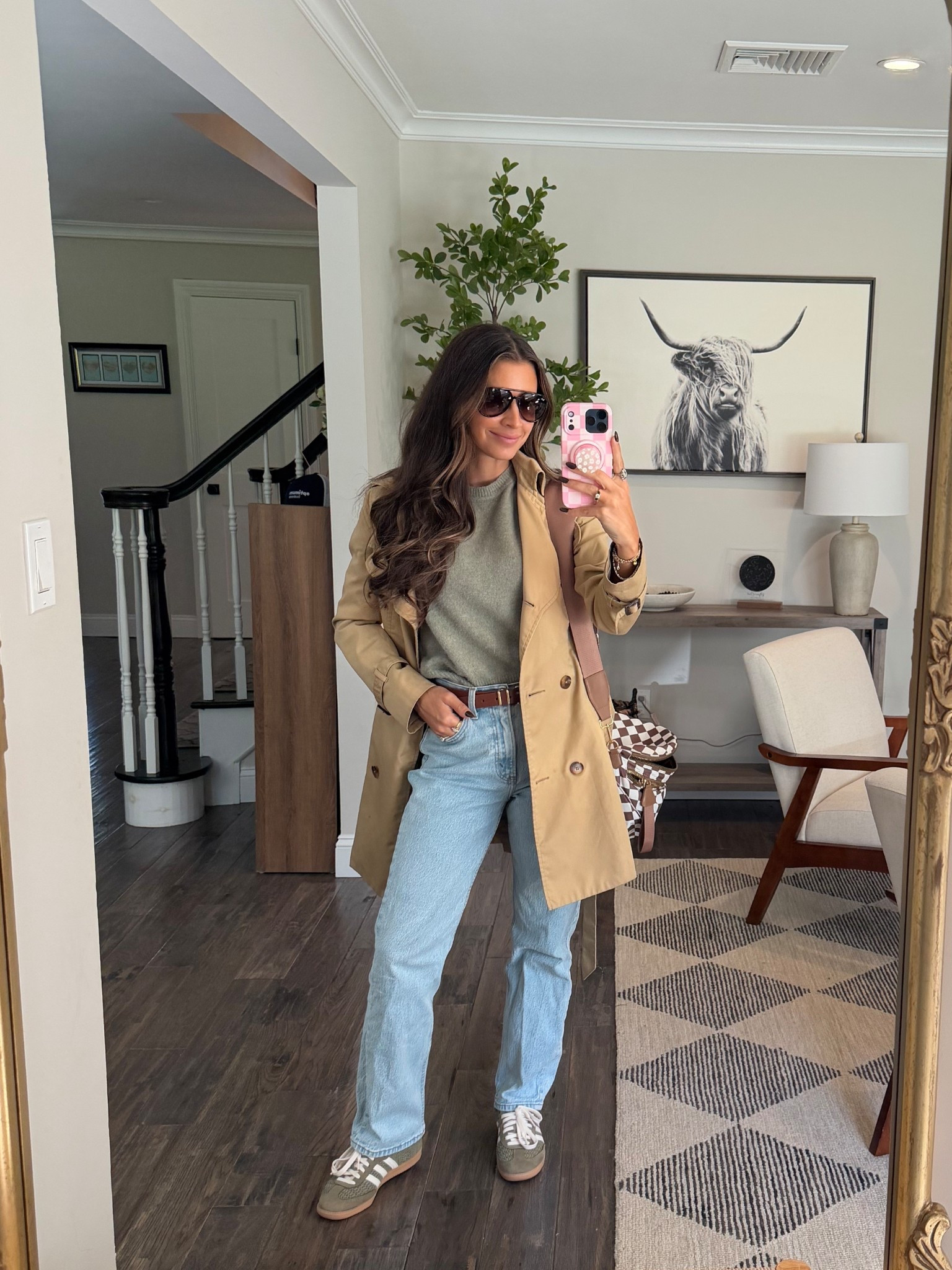 This outfit just screams fall and I’m here for it! 

Women’s sneakers
Light fall jacket
Abercrombie
Trending jeans
Sunglasses
Fall outfit inspo 